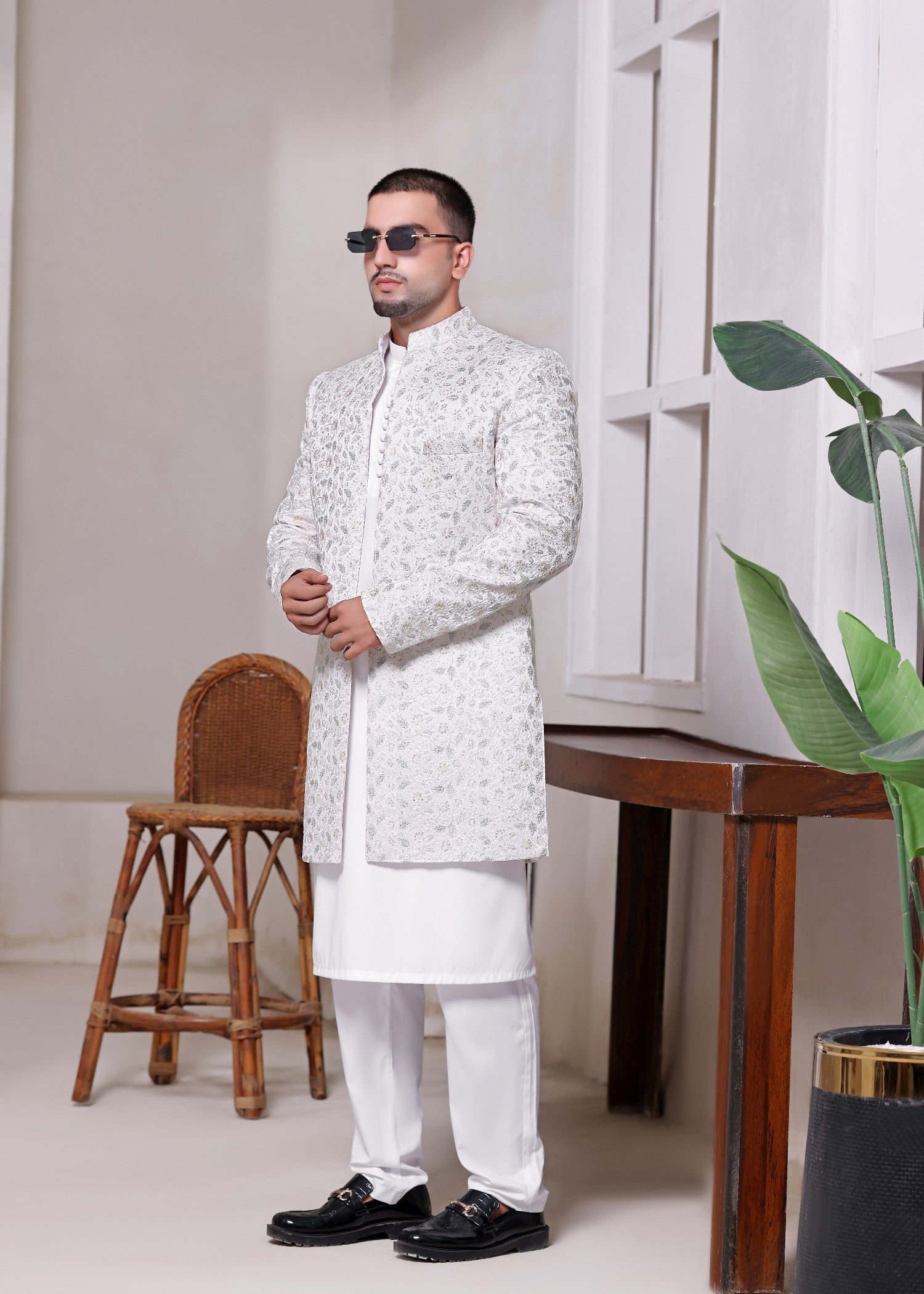 charmuse/shamooz Sherwani in Off-white