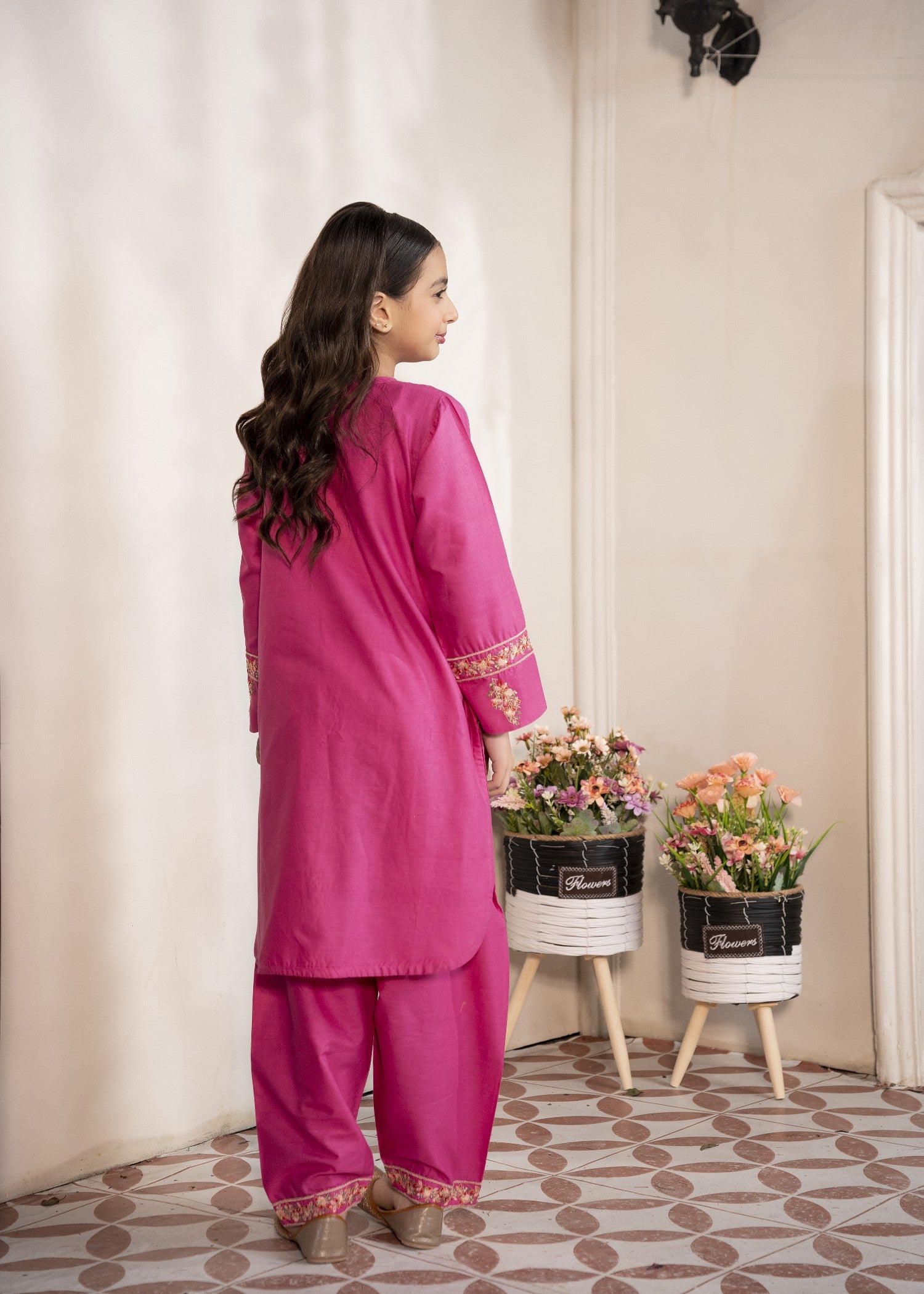 lawn cotton Kurta Set in Thulian pink