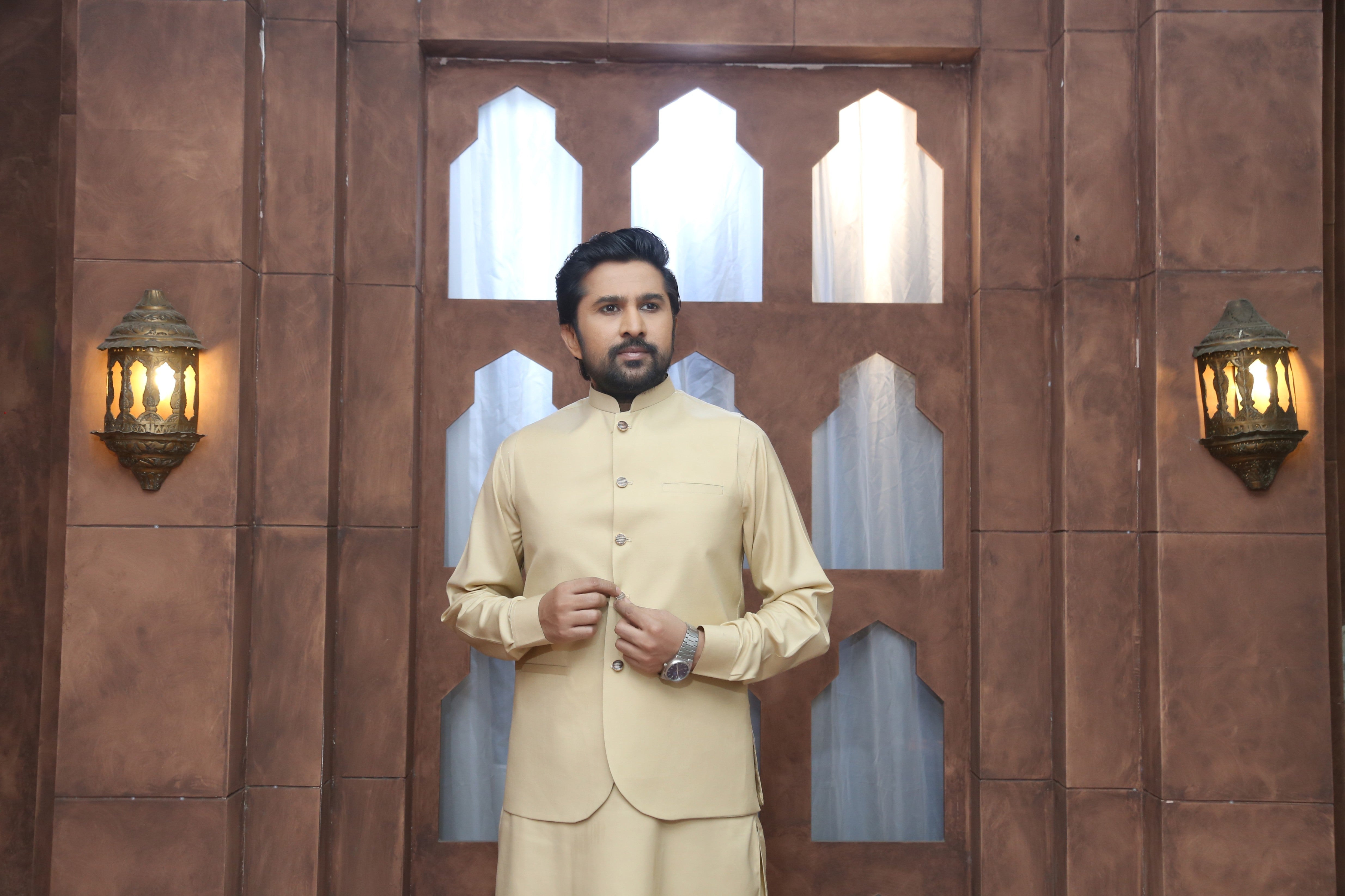 wash & wear Waistcoat in Beige