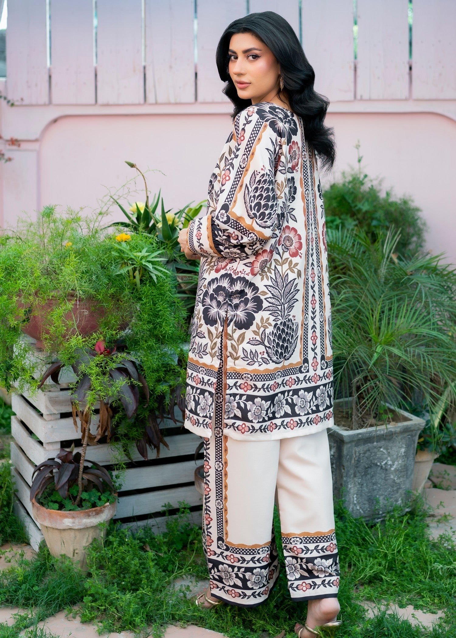poly lawn Co Ord Sets in Wheat, jet black