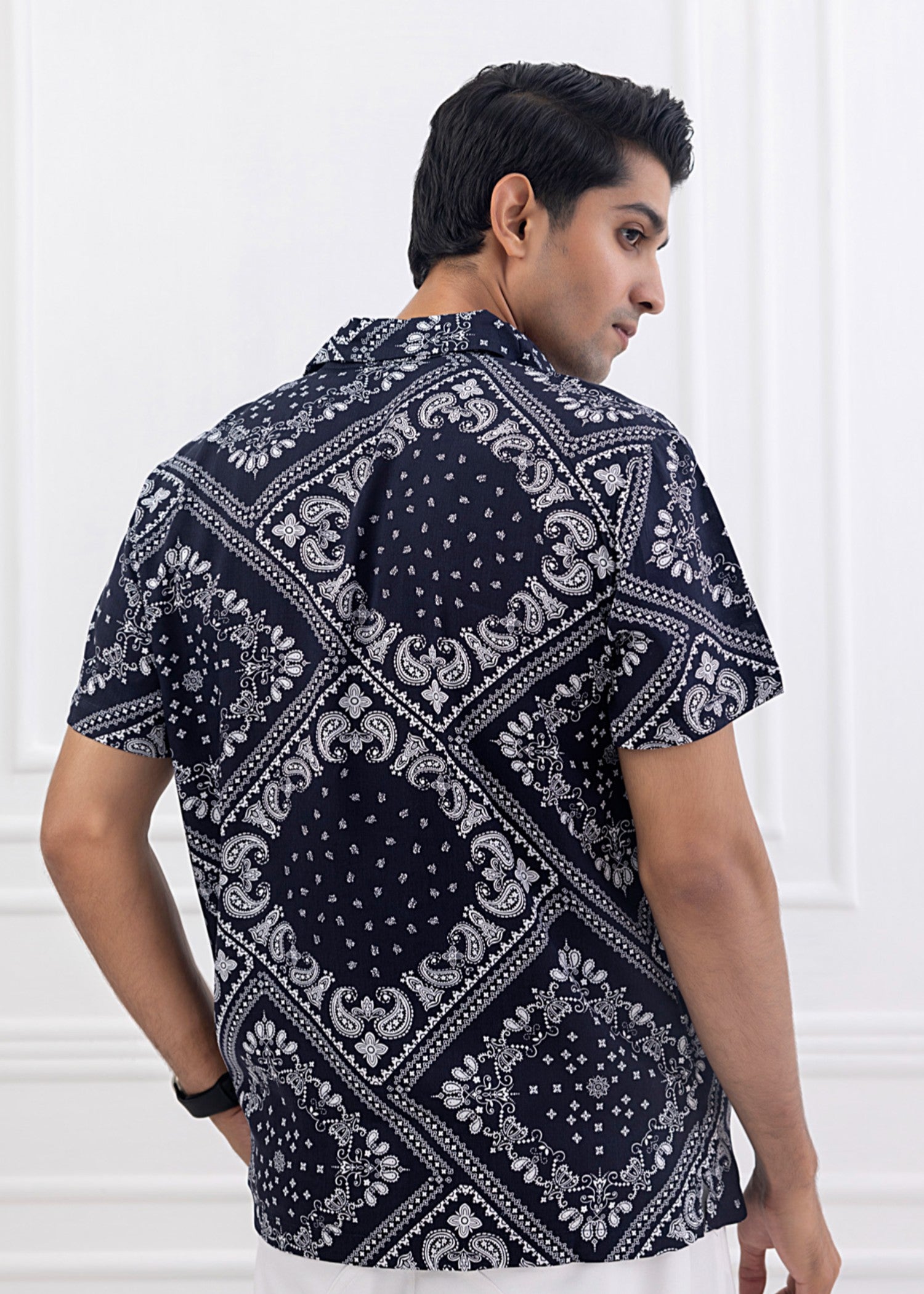linen Casual Shirt in Navy blue, white