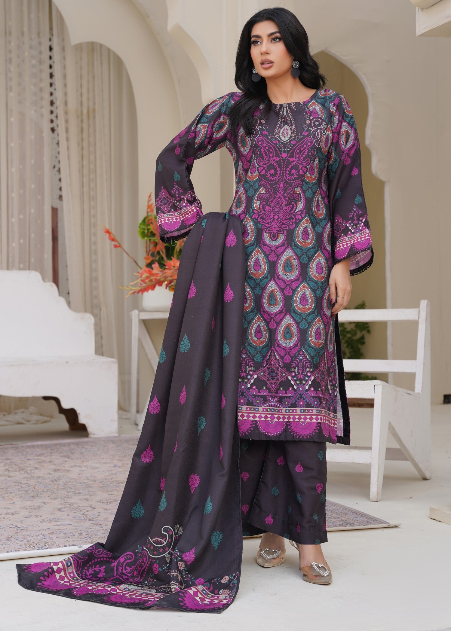 pk raw silk Kurta Set in Black, charcoal black