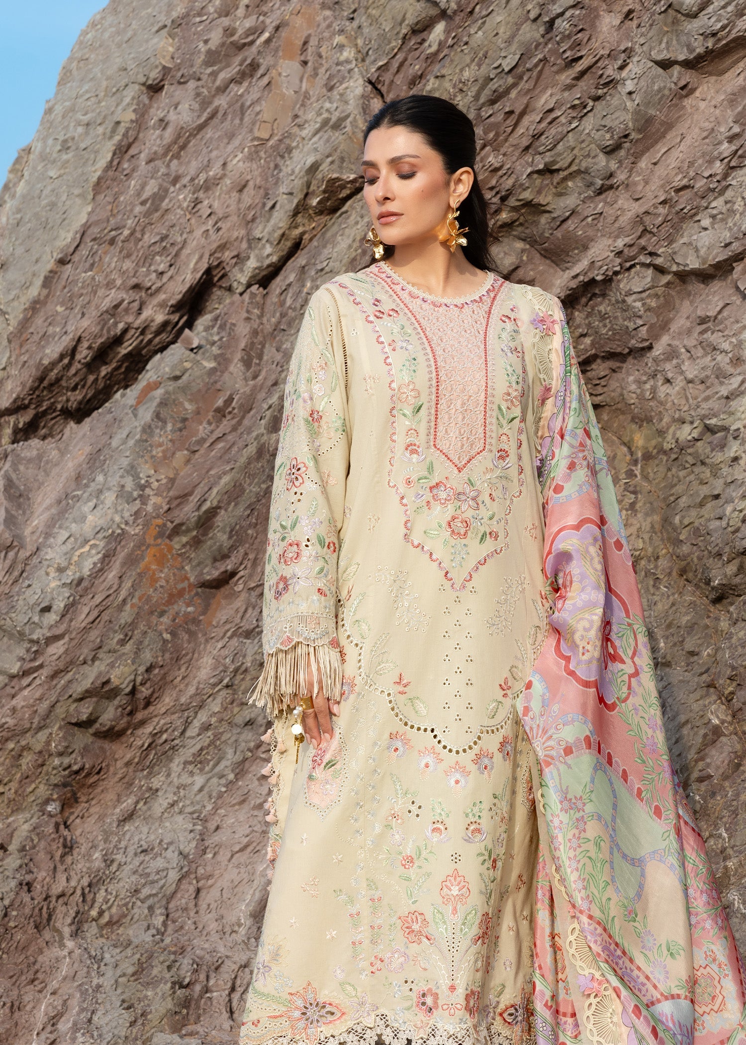 Festive Luxury Lawn – Sunehri