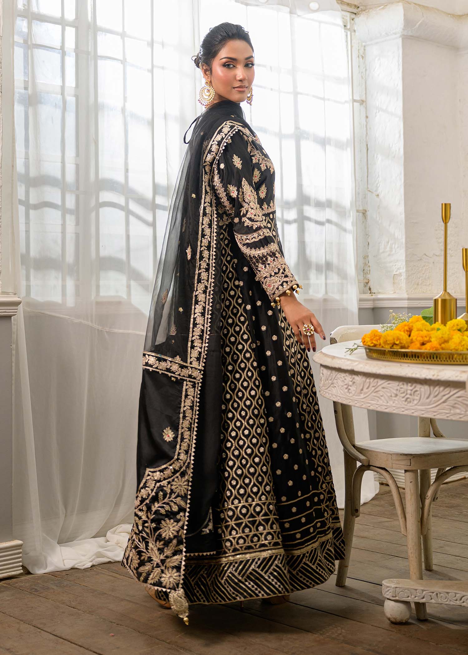 charmuse/shamooz Maxi in Black