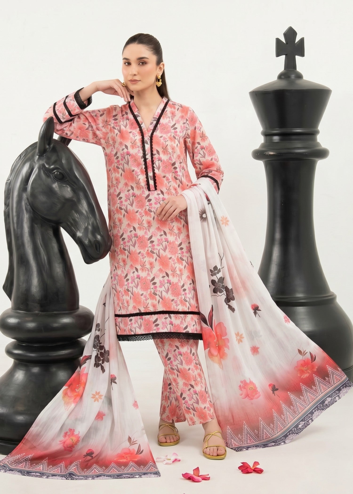 lawn Kurta Set in Tea rose pink