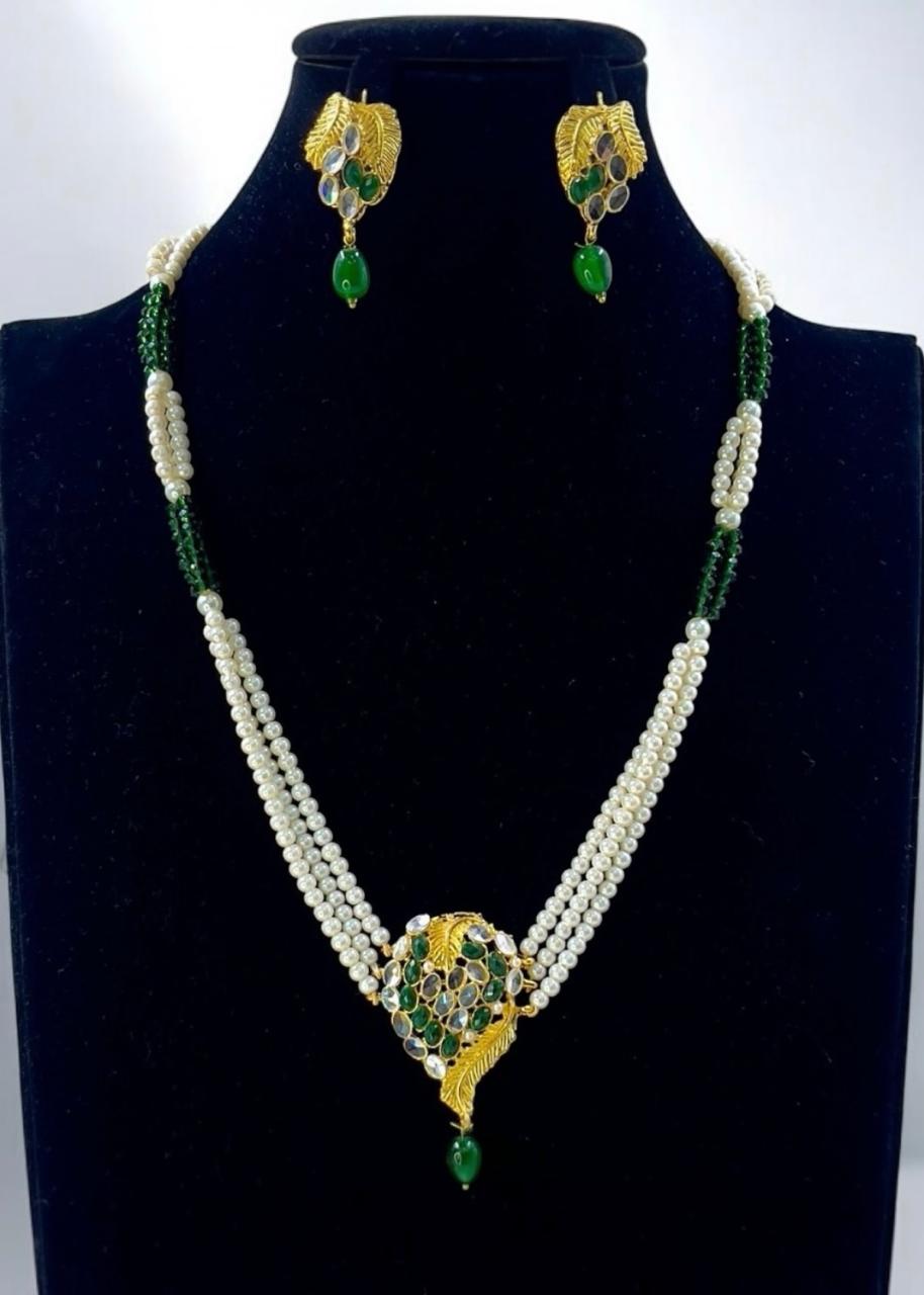 Jewelry Set in Emerald green Color by - Trendy Women Jewelry Set XXX0937