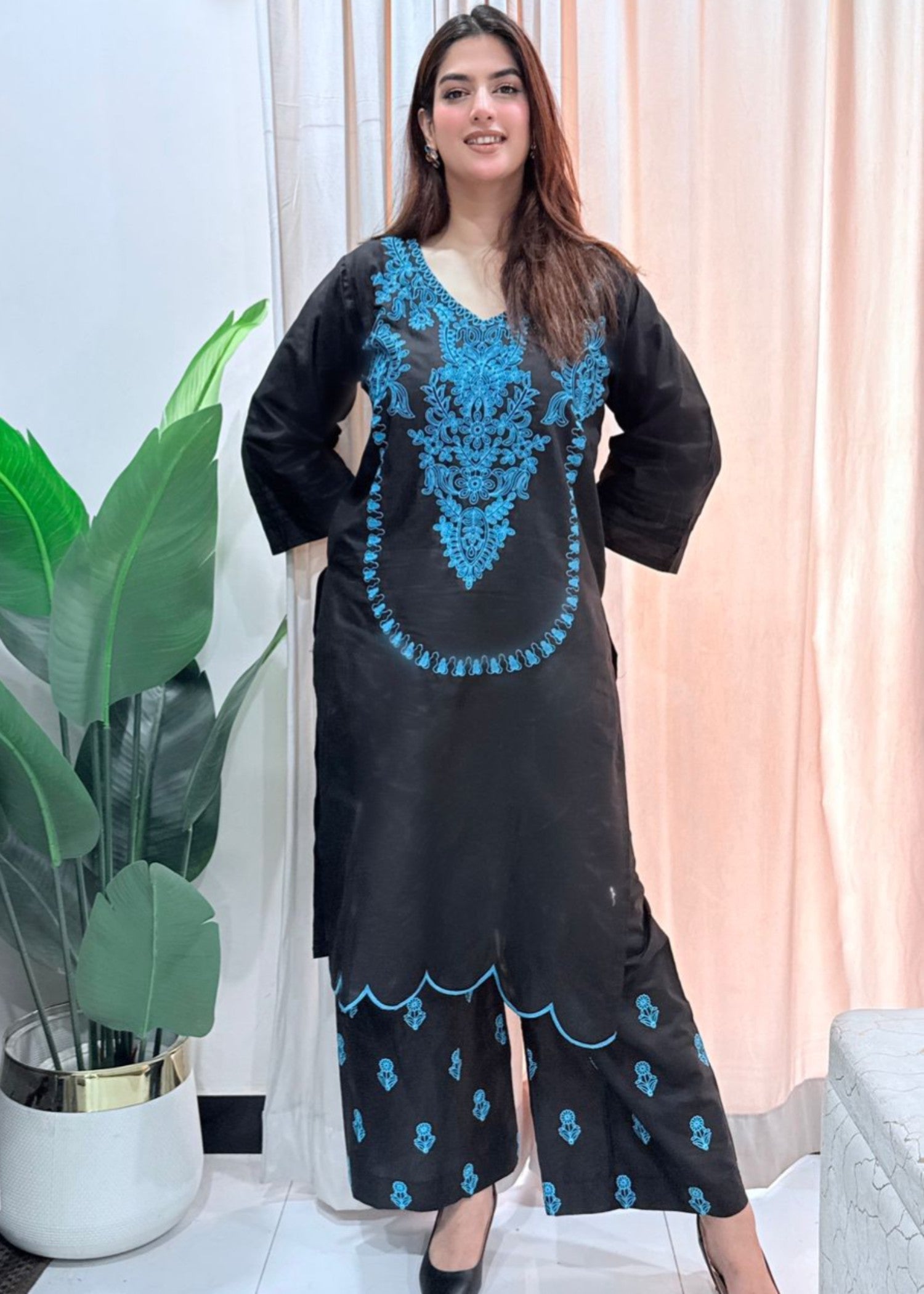 slub lawn Kurta Set in Jet black