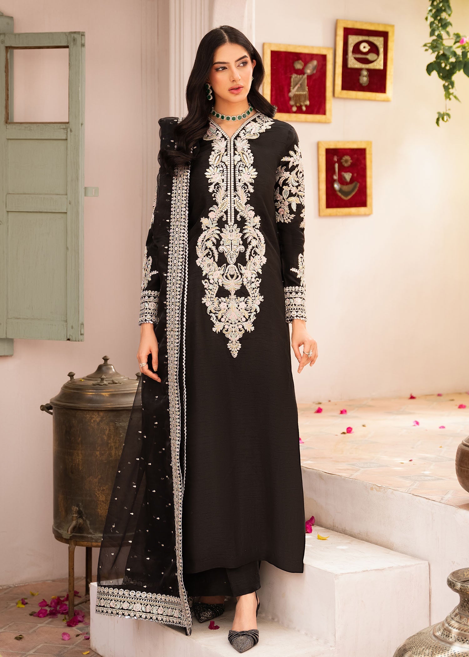 khaddi silk Kurta Set in Black