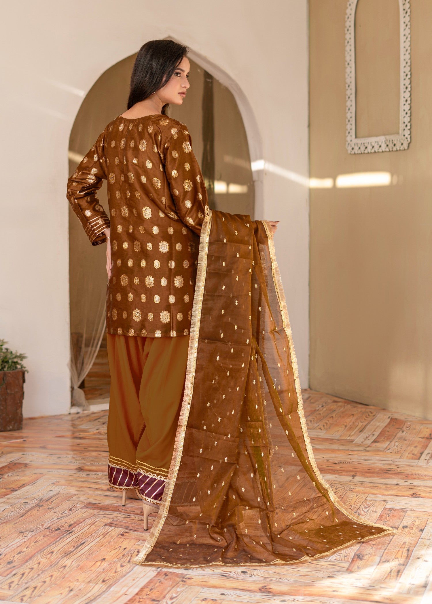 banarasi Kurta Set in Walnut brown