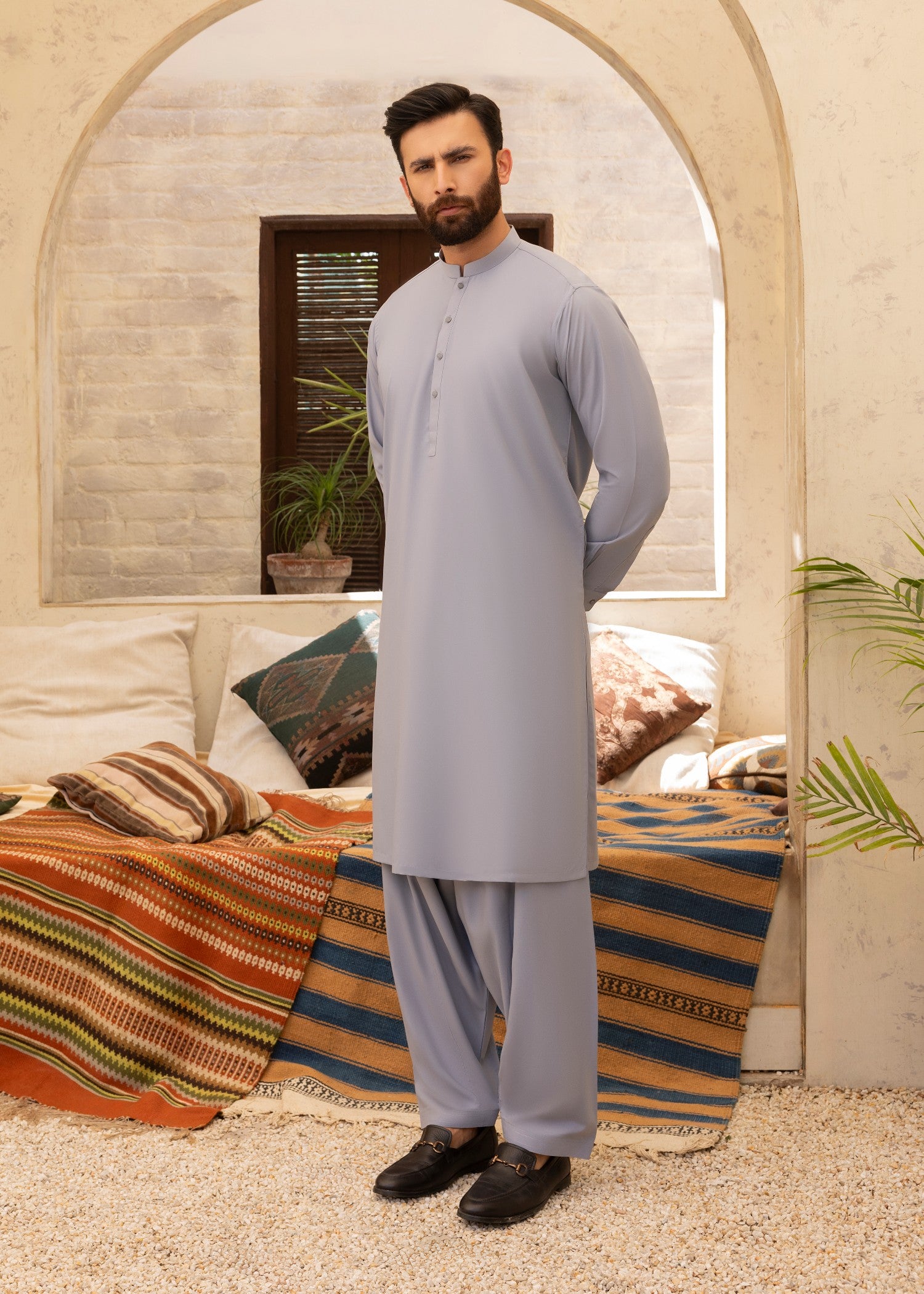 wash & wear Shalwar Kameez in Pastel grey