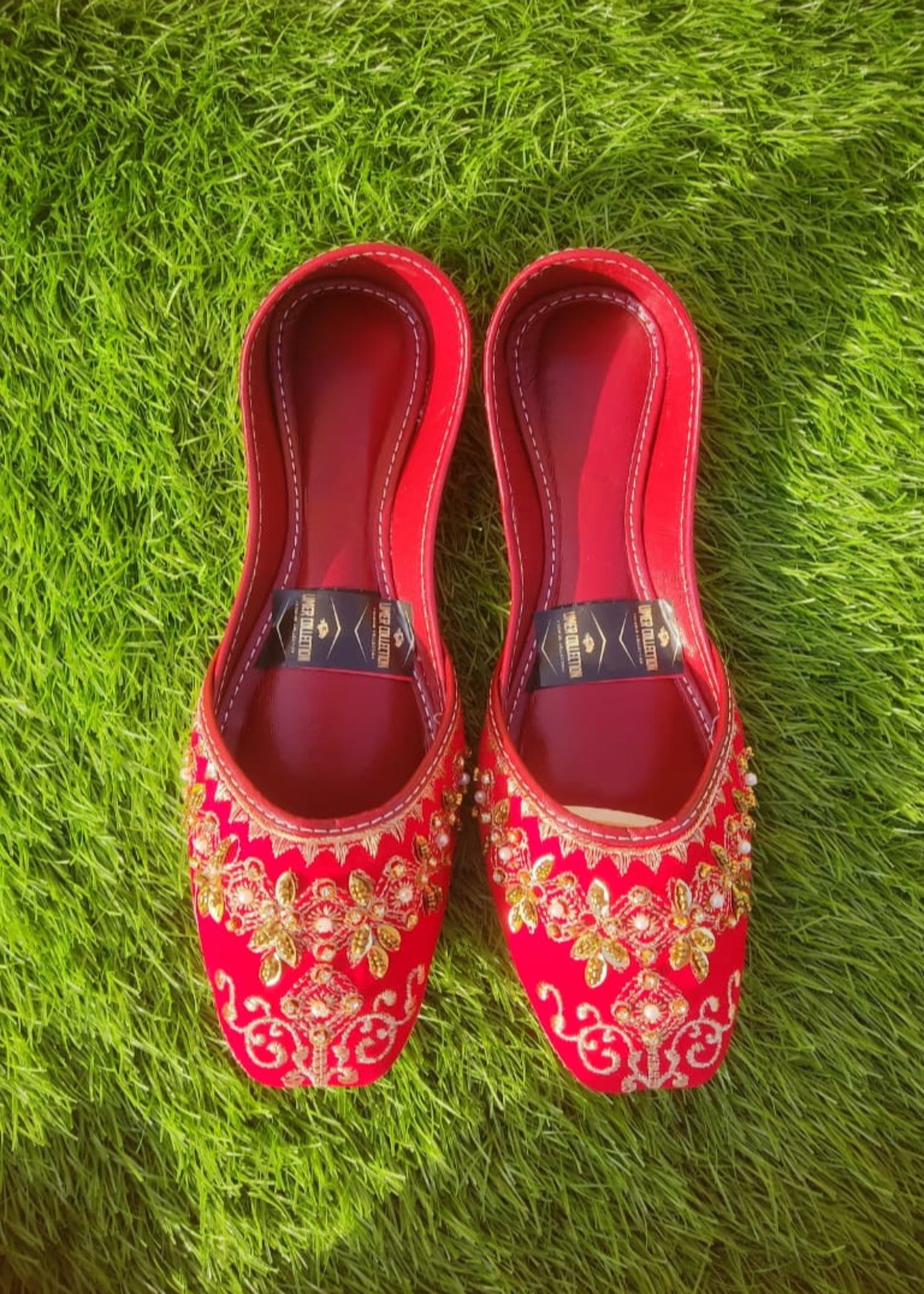 Khussa in Venetian red by - High Quality Women Khussa TQF6170