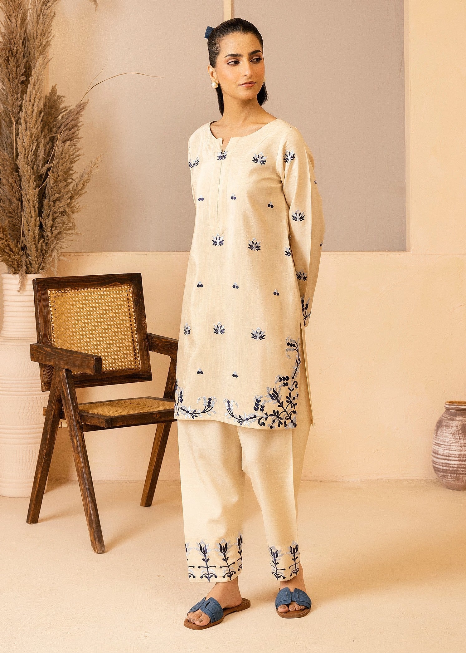 medium silk Kurta Set in Cream