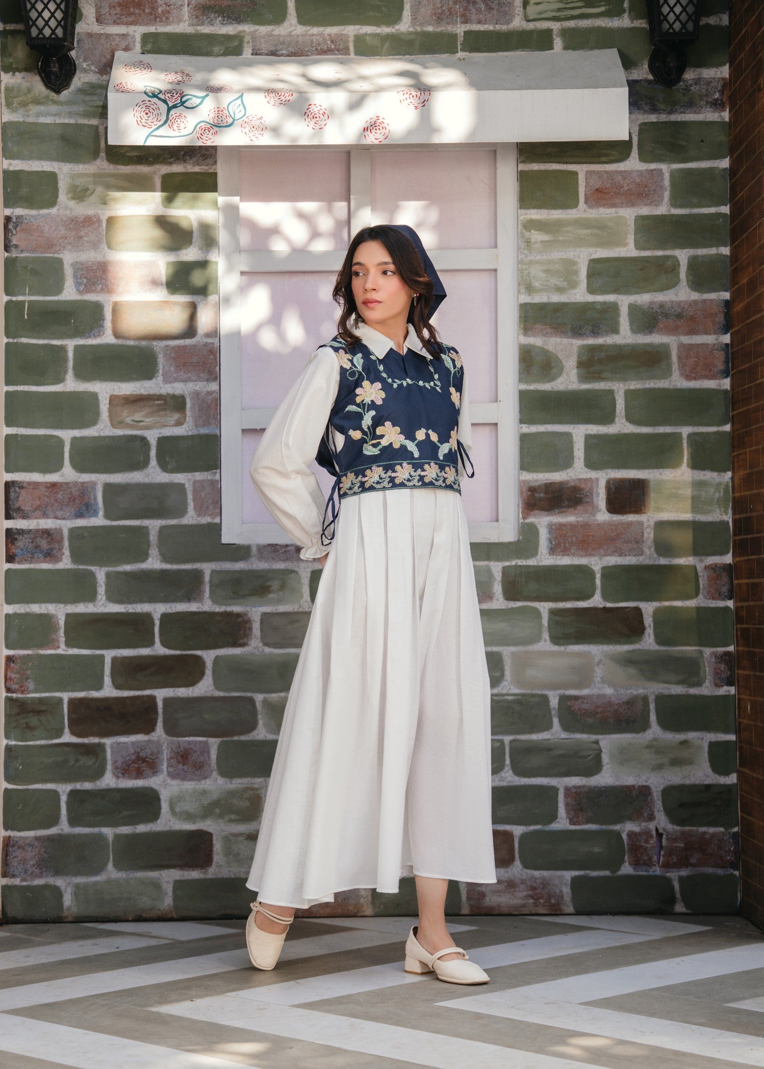 lawn Maxi in Blue, white