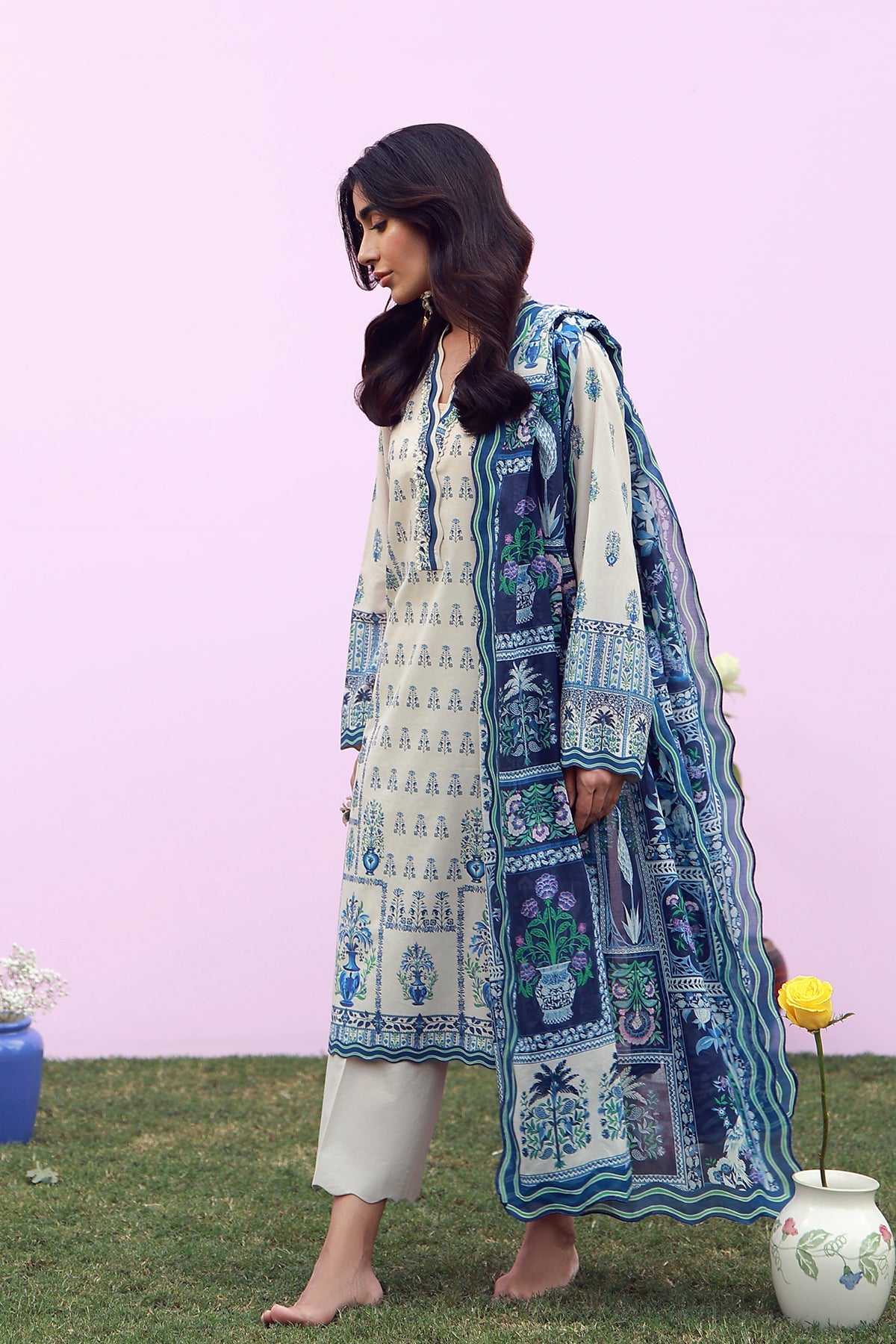 Mirha Lawn – Indigo Cream Folk