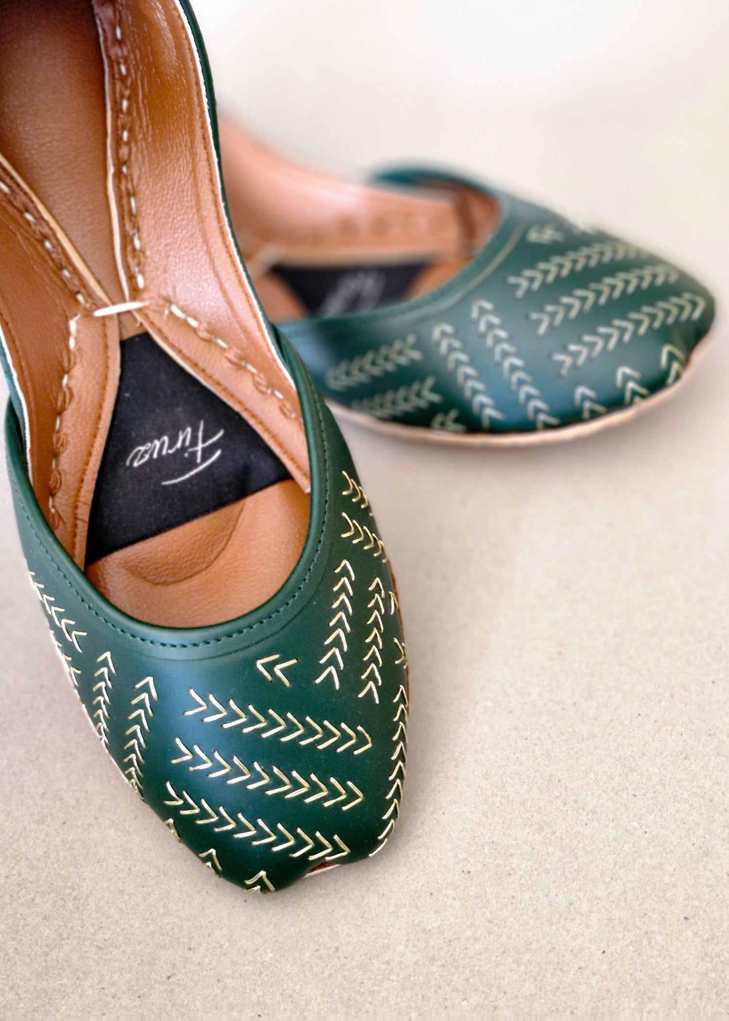 Khussa in Dark green by - High Quality Women Khussa DXF8700