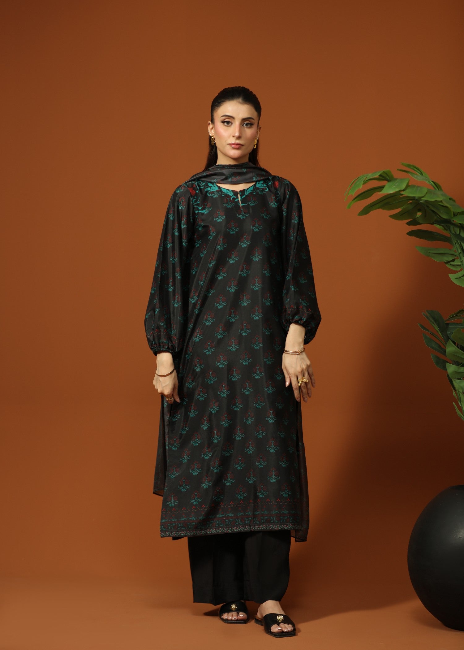 crepe silk Kurta Set in Black