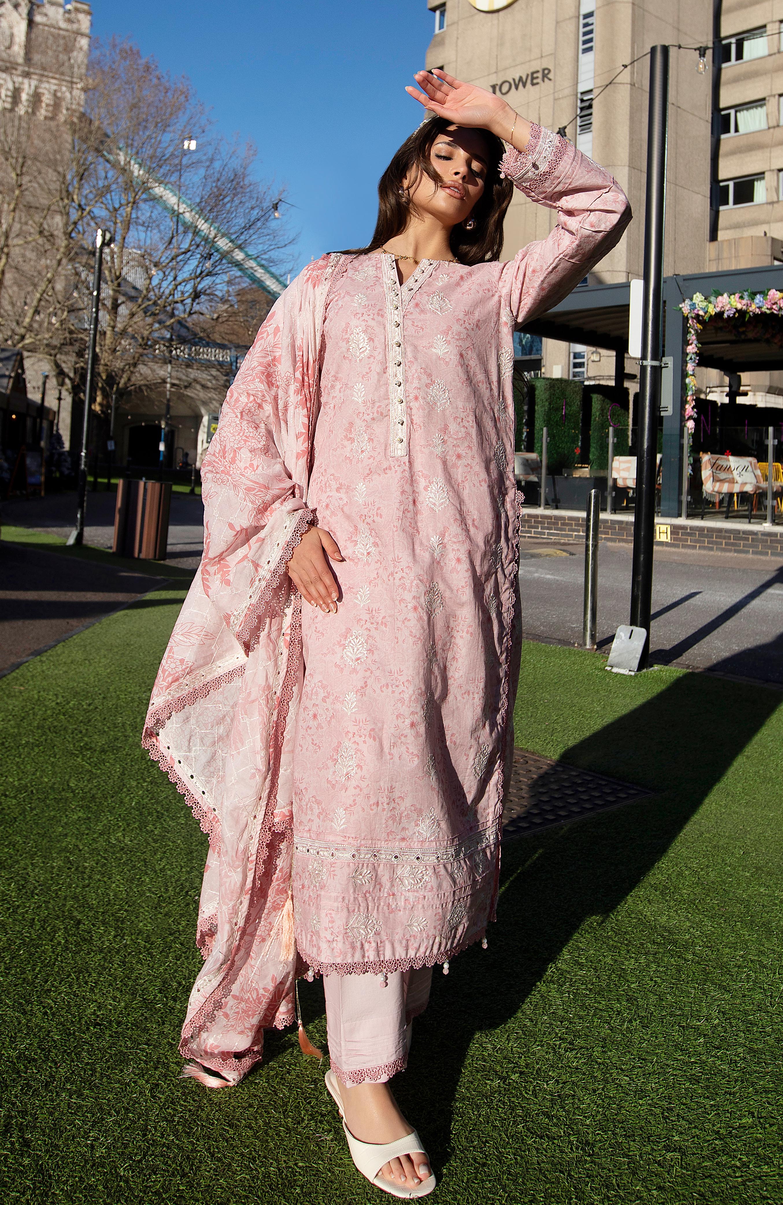 Dhagakari Lawn – DKE-26-04