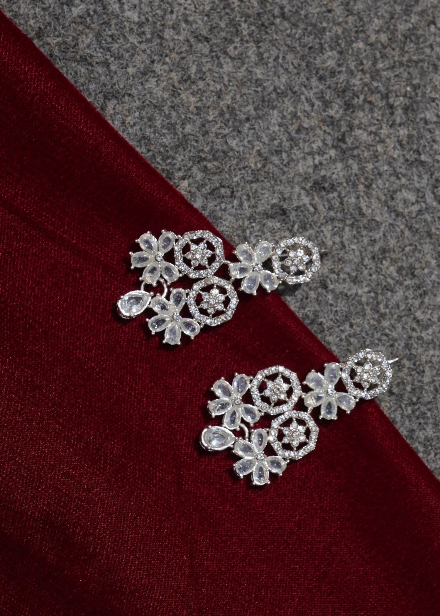 Jewelry Set in White Color by - Trendy Women Jewelry Set HZW7154