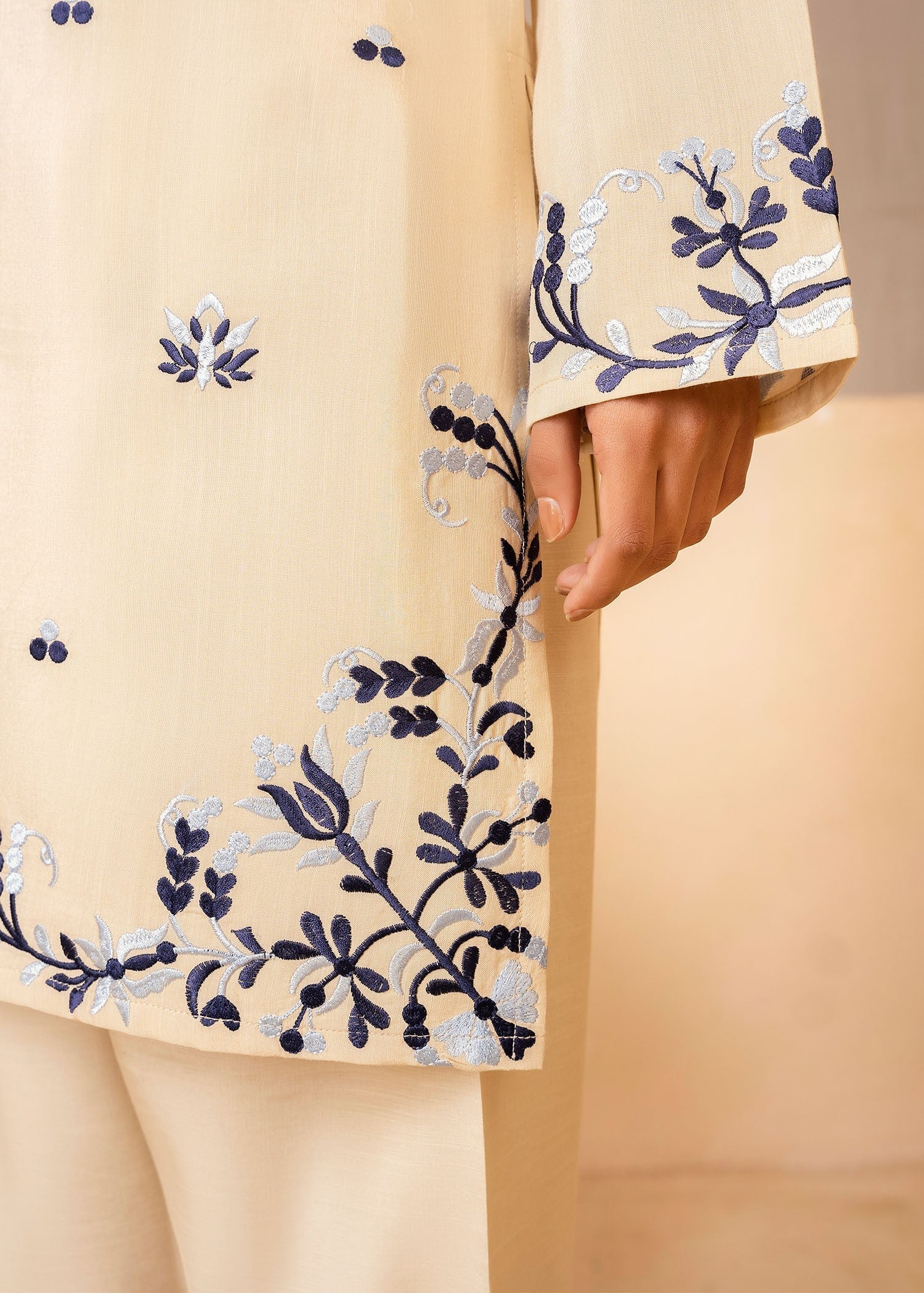 medium silk Kurta Set in Cream