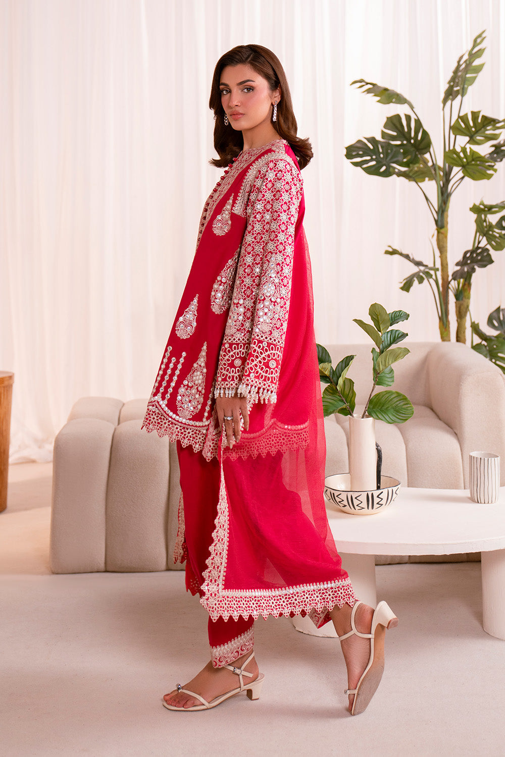 Bloom Poise Lawn Edit – GENEVIÈVE - MSU0682