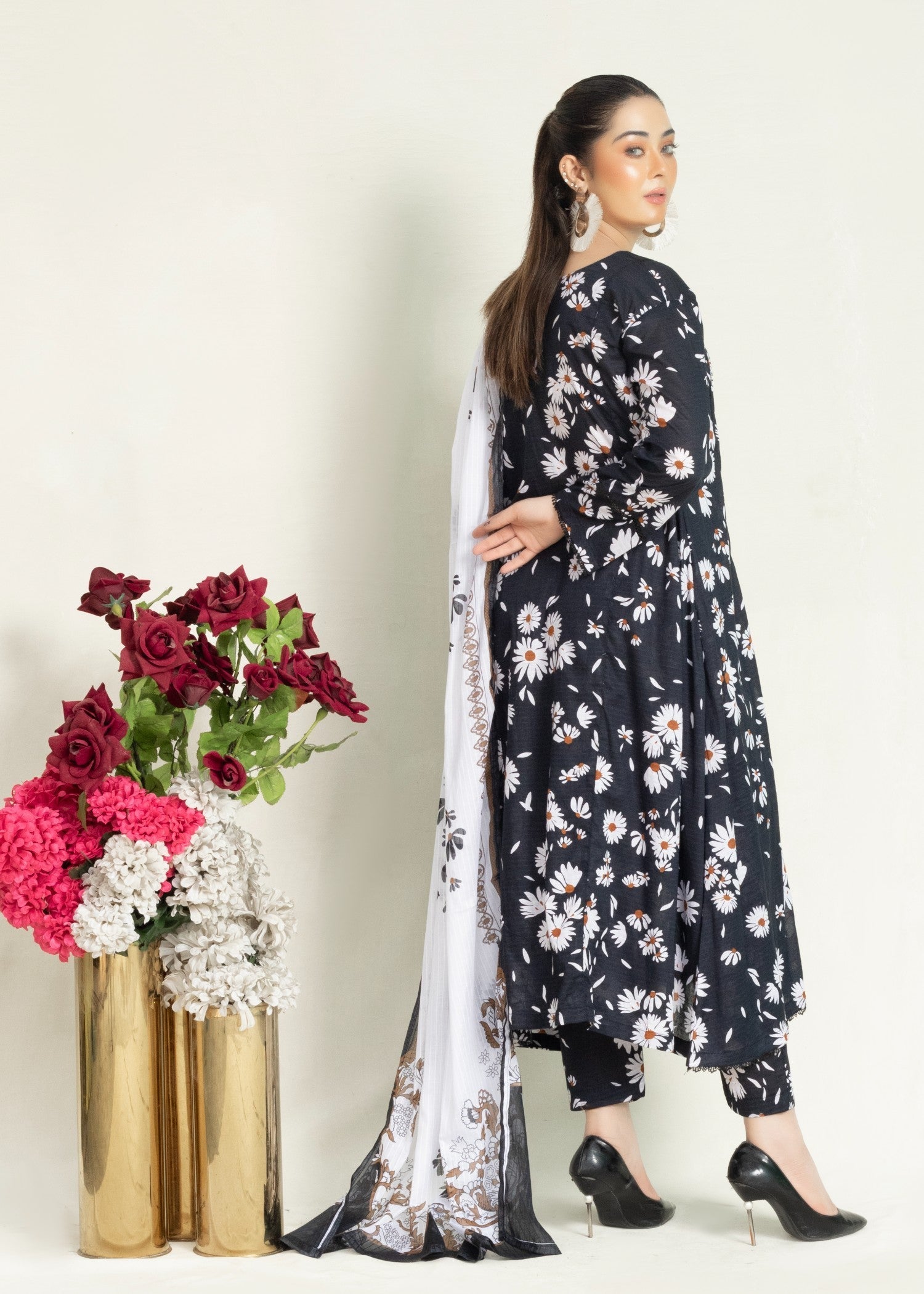 ribbed lawn Pishwas in Black