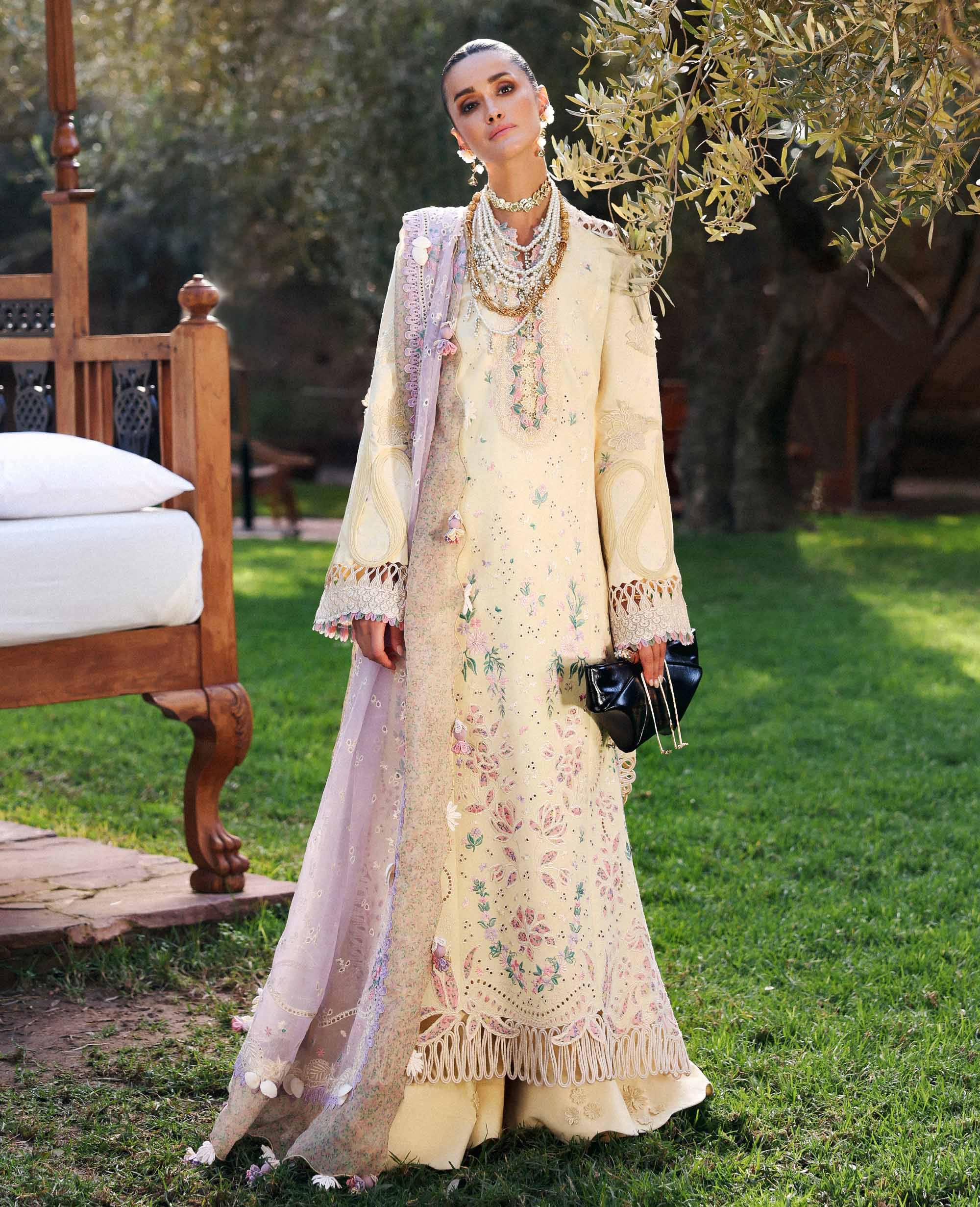 Republic Reine Eid Luxury Lawn – Lumi