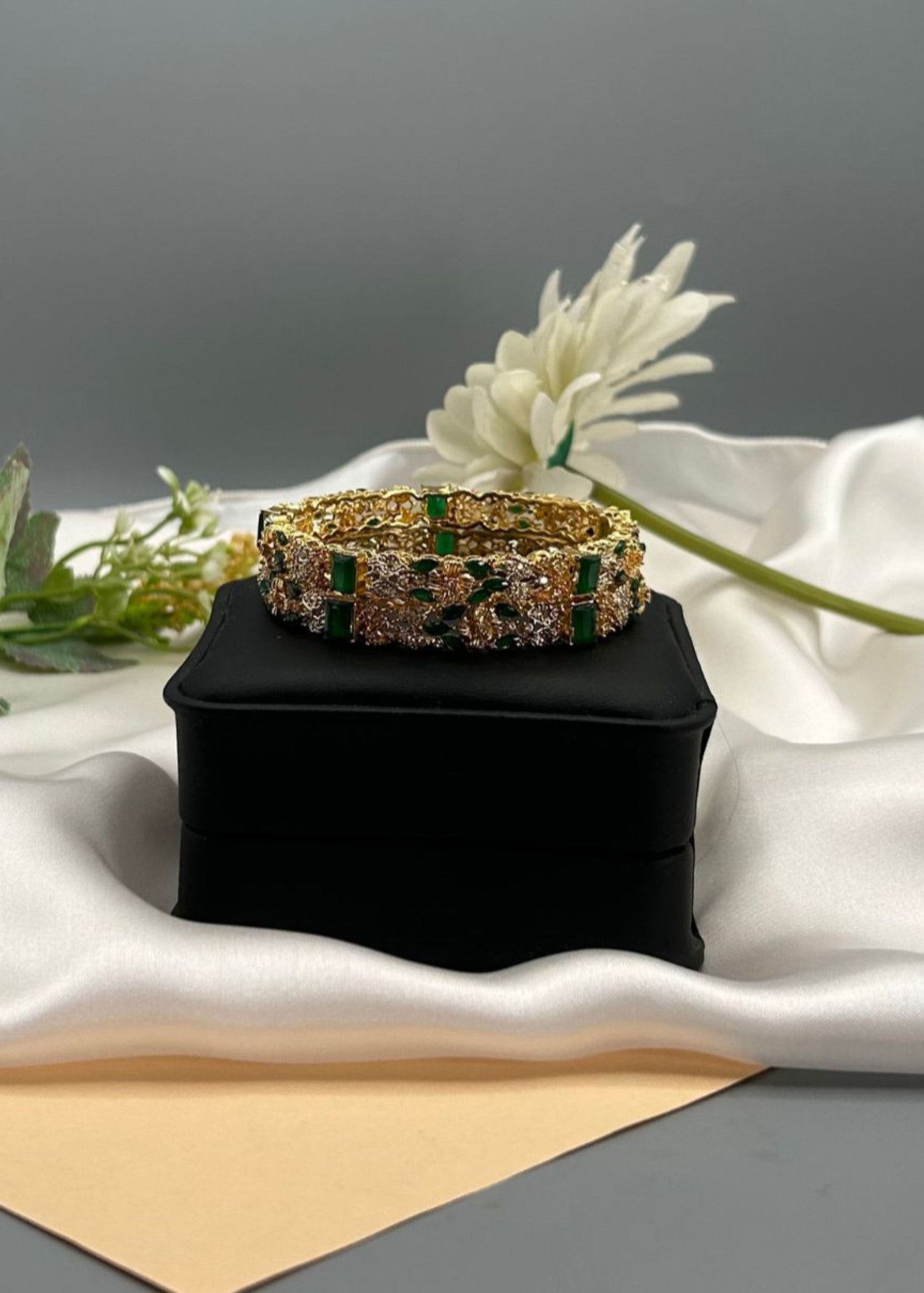 Bangles in Green Color by - Trendy Women Bangles CUO8839