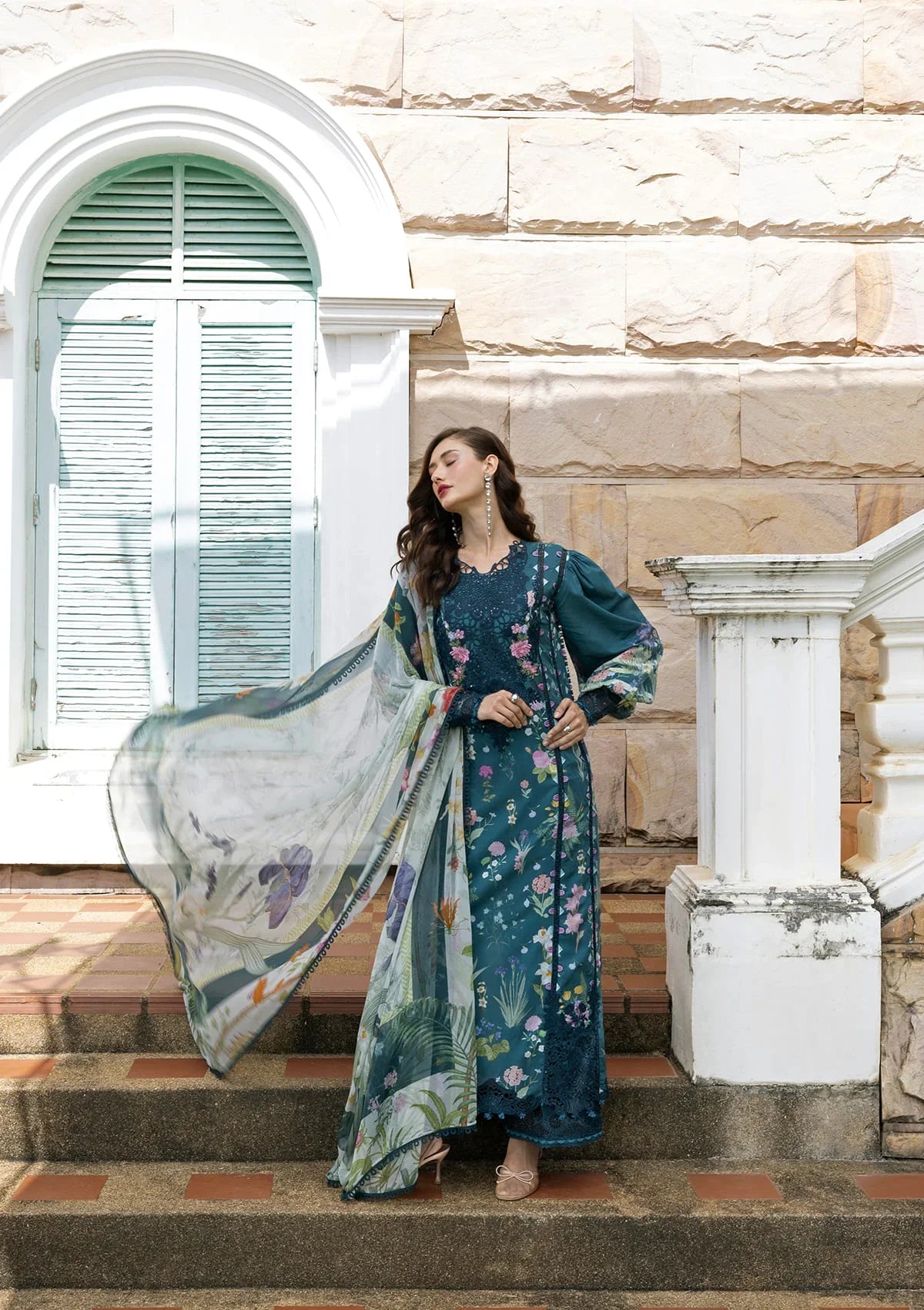 Signature Embroidered Lawn Prints – ESA-5A OCEANA VEIL
