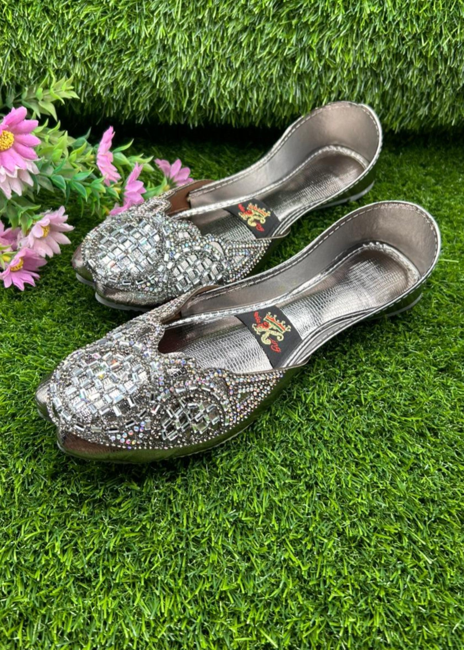 Khussa in Silver by - High Quality Women Khussa IUE2056