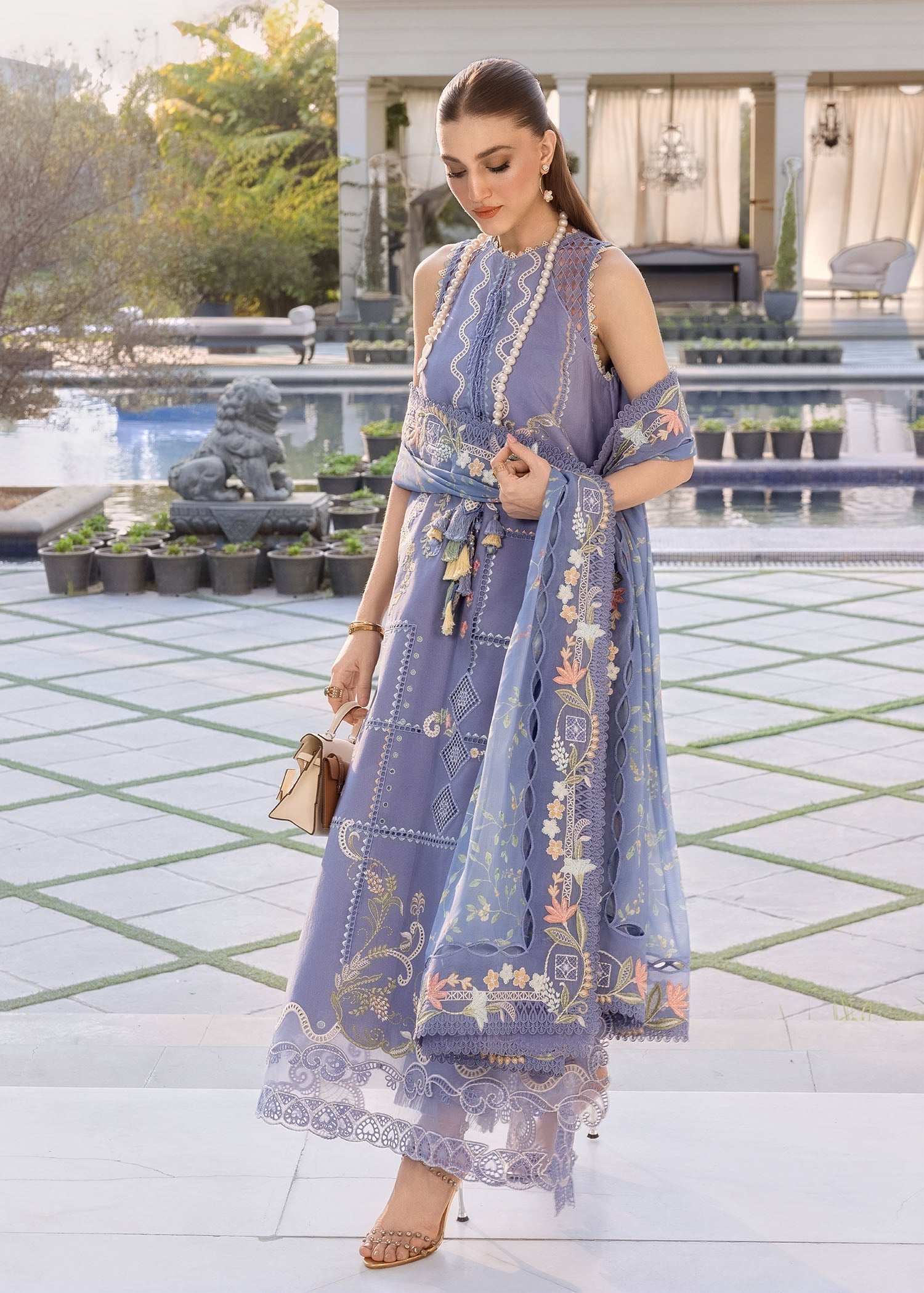 Flow Luxury Lawn – FLORAL SERENITY-D1B