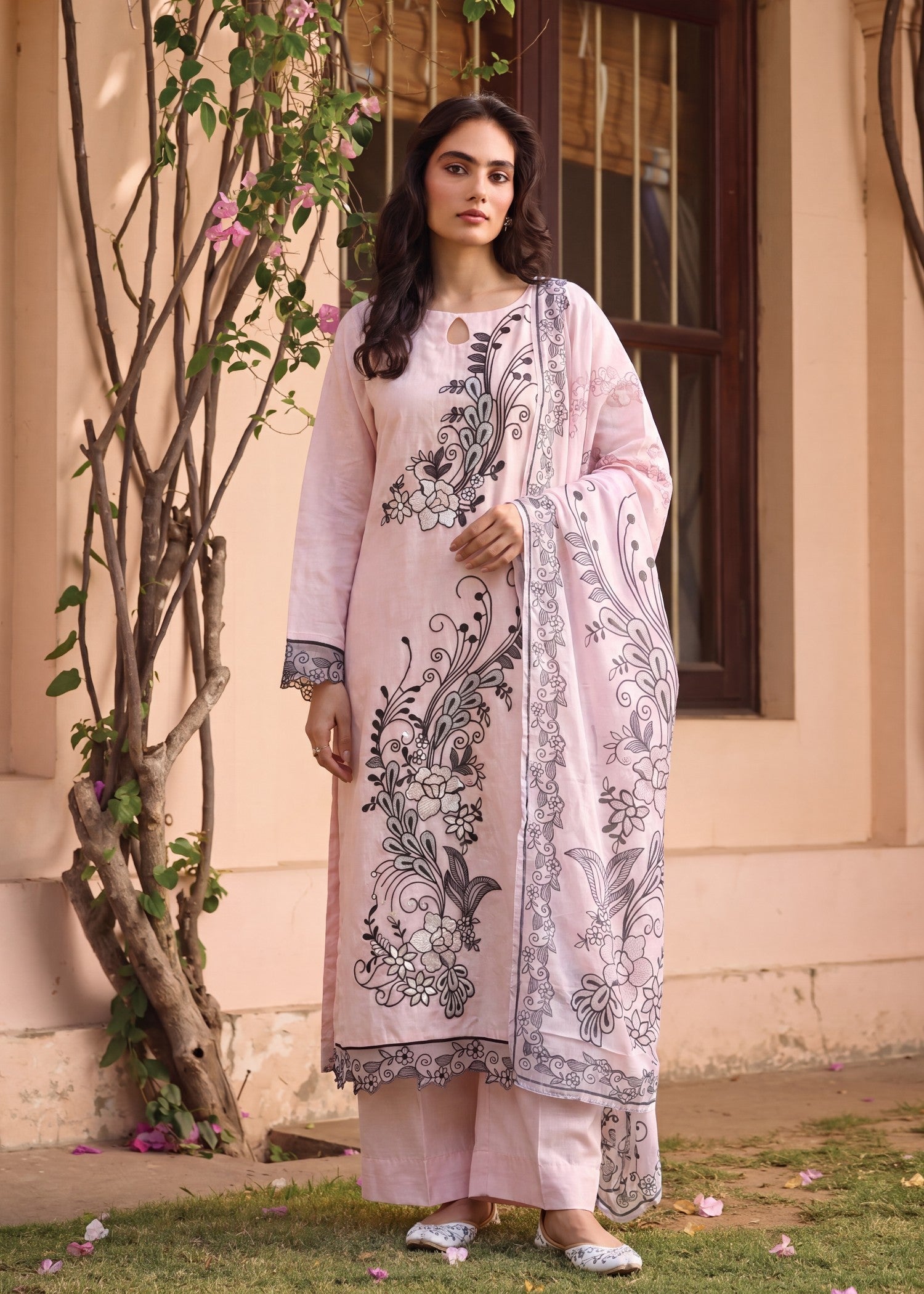 textured lawn Kurta Set in Baby pink
