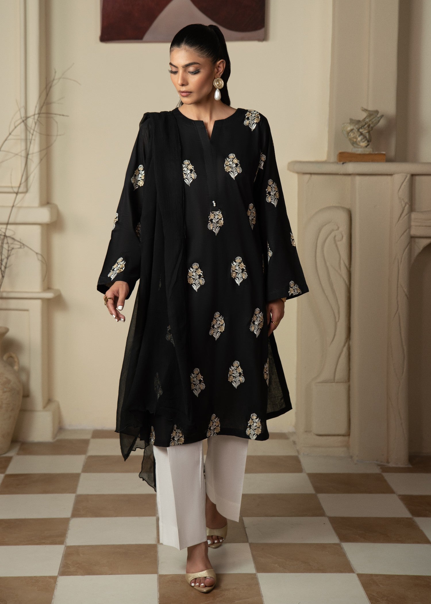 cotton Kurta Set in Black, white