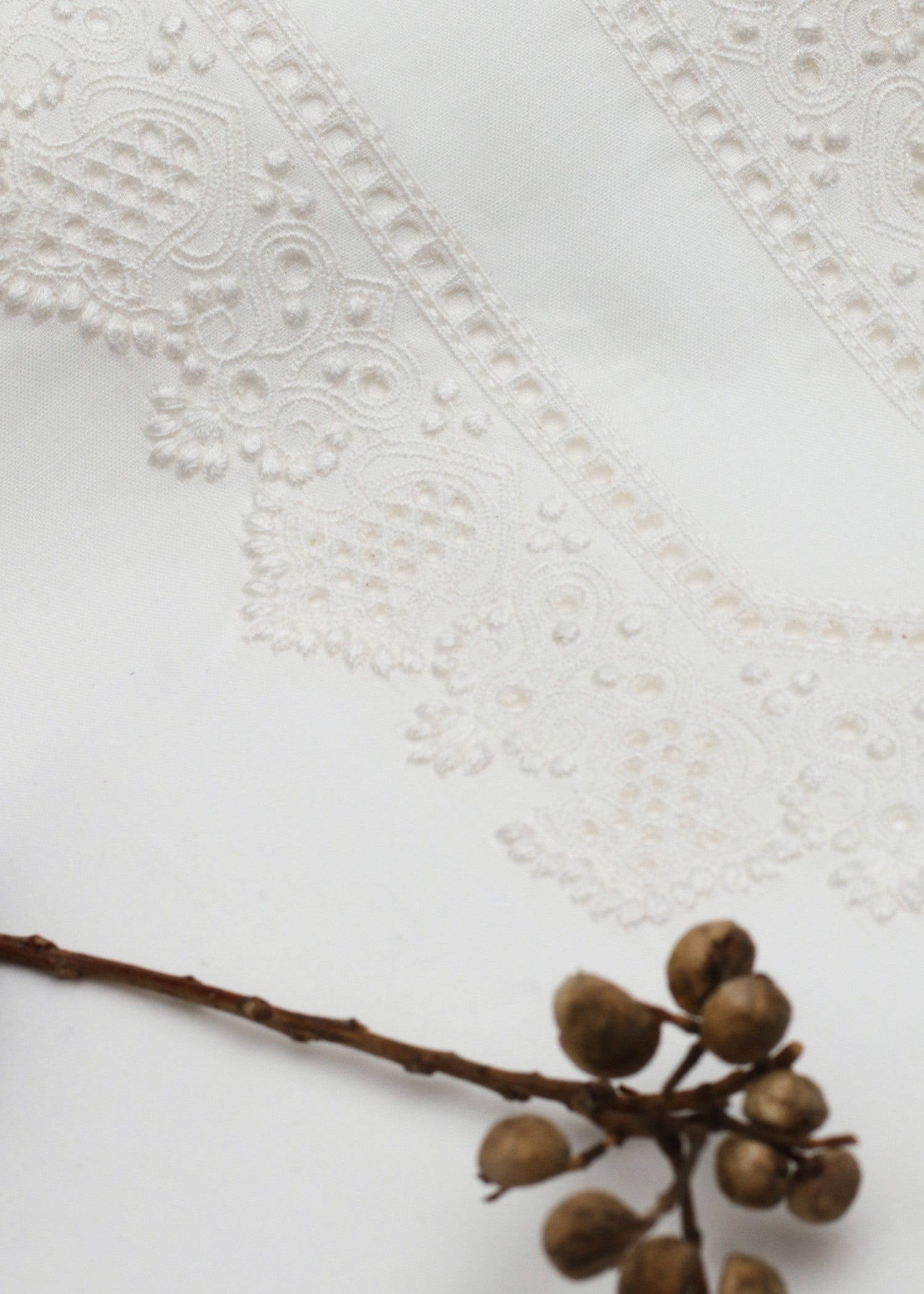 cotton Unstitched in Off-white