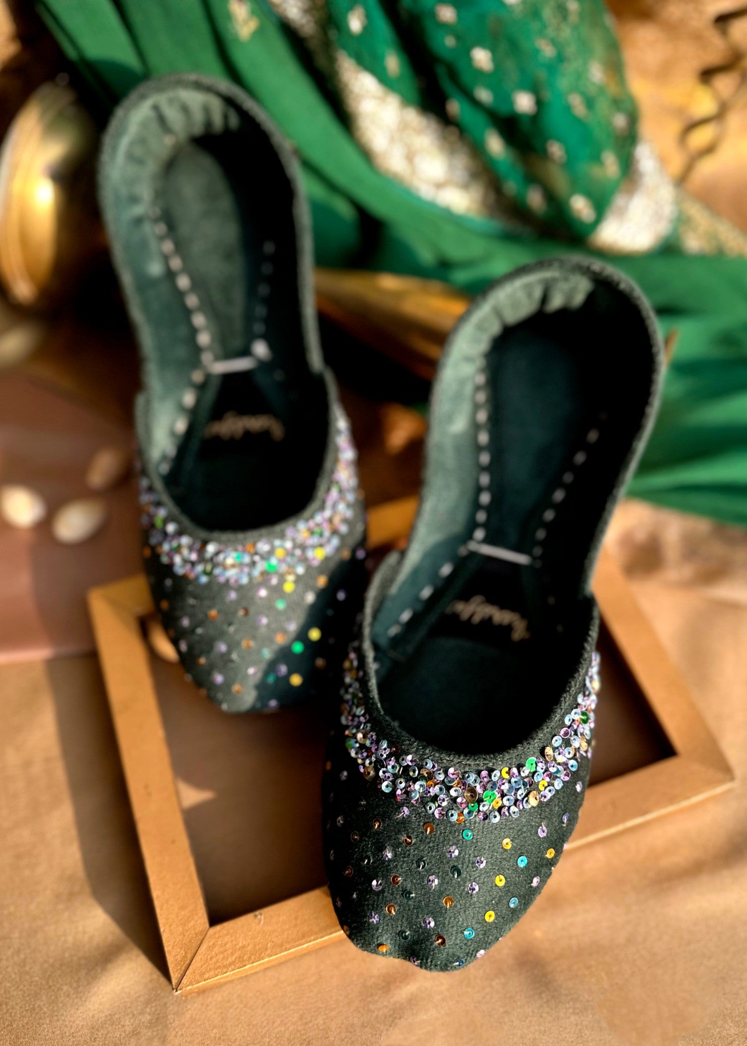 Khussa in Dark green by - High Quality Women Khussa DAZ2517
