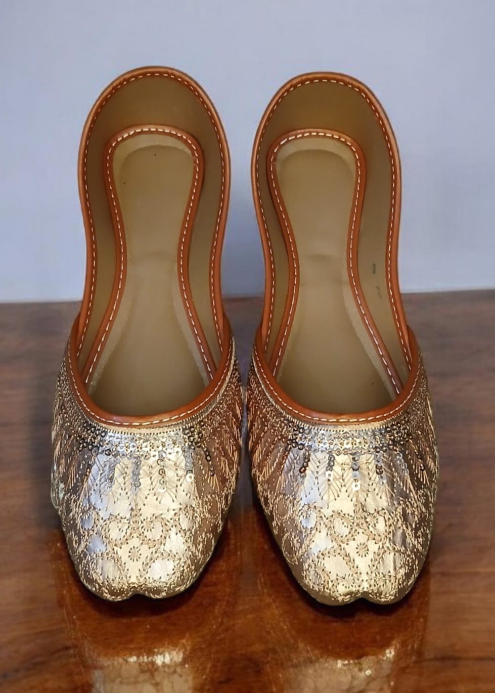 Khussa in Gold by - High Quality Women Khussa MTV1600
