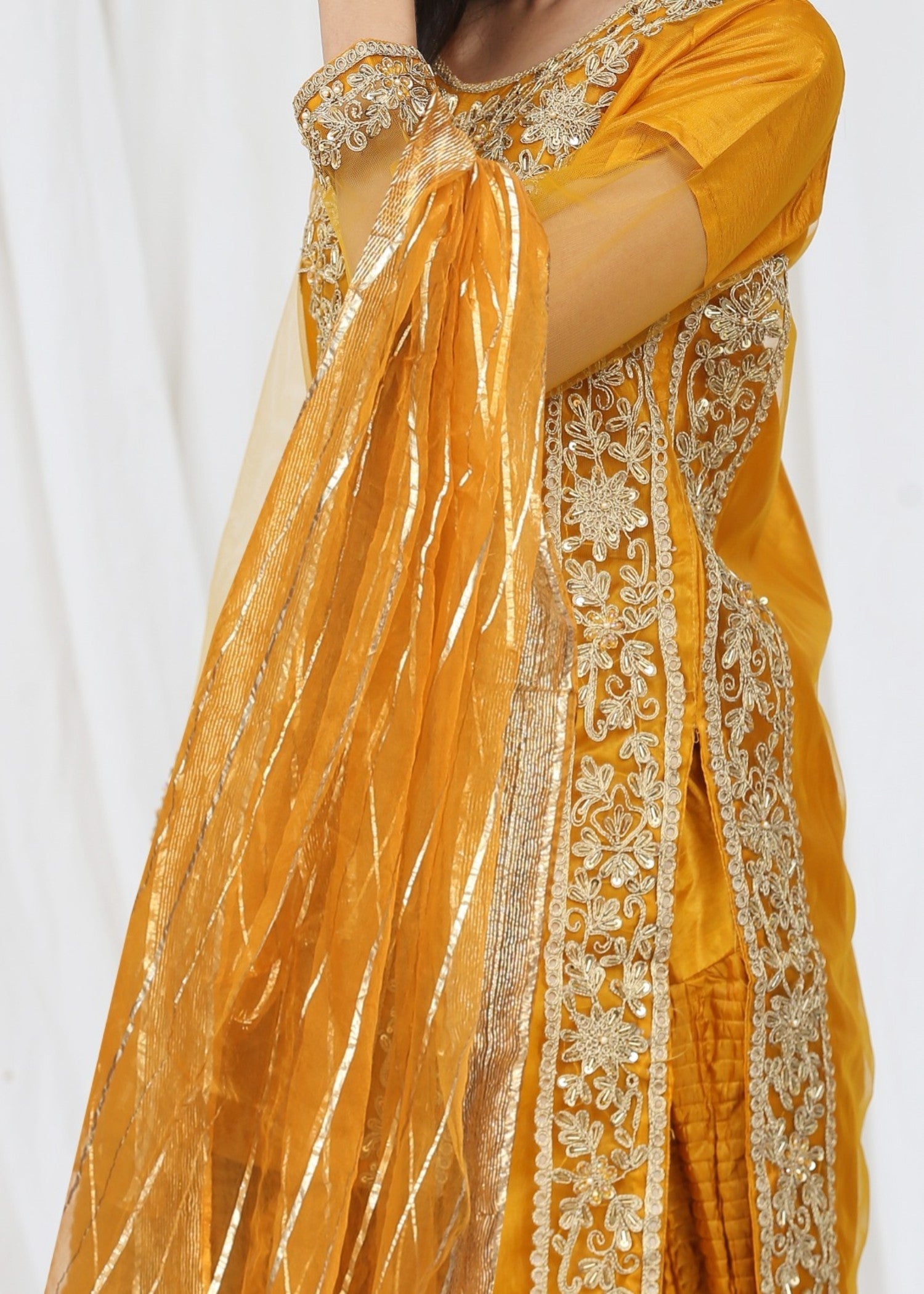 net Sharara in Mari gold