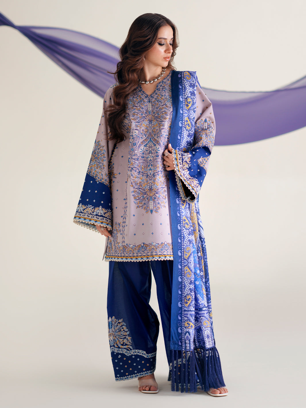 Amour Luxury Lawn – 182-B