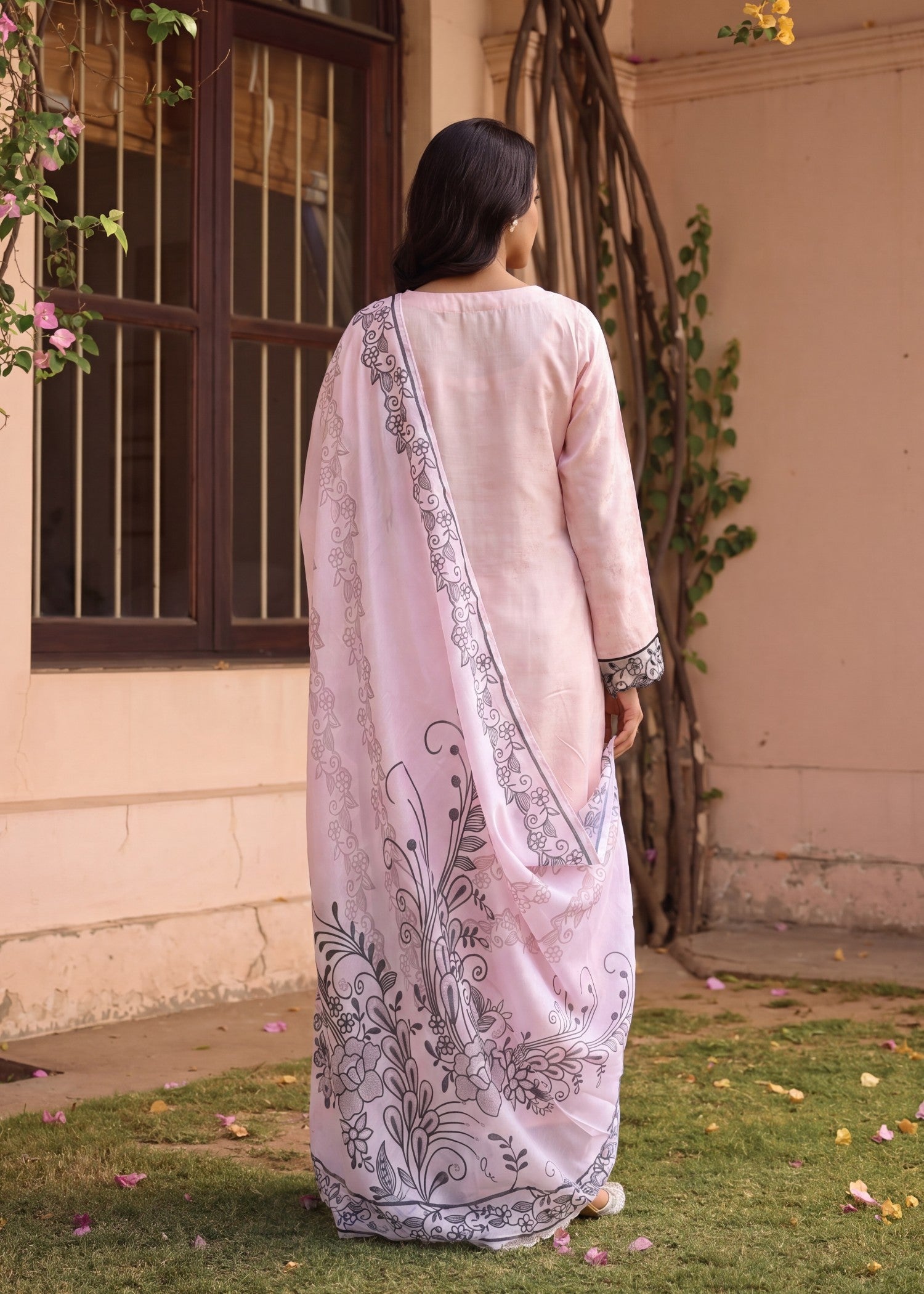 textured lawn Kurta Set in Baby pink