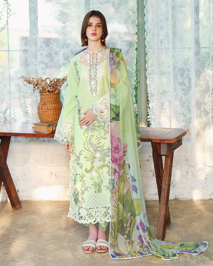 Secret Garden Lawn – Verdant Bloom