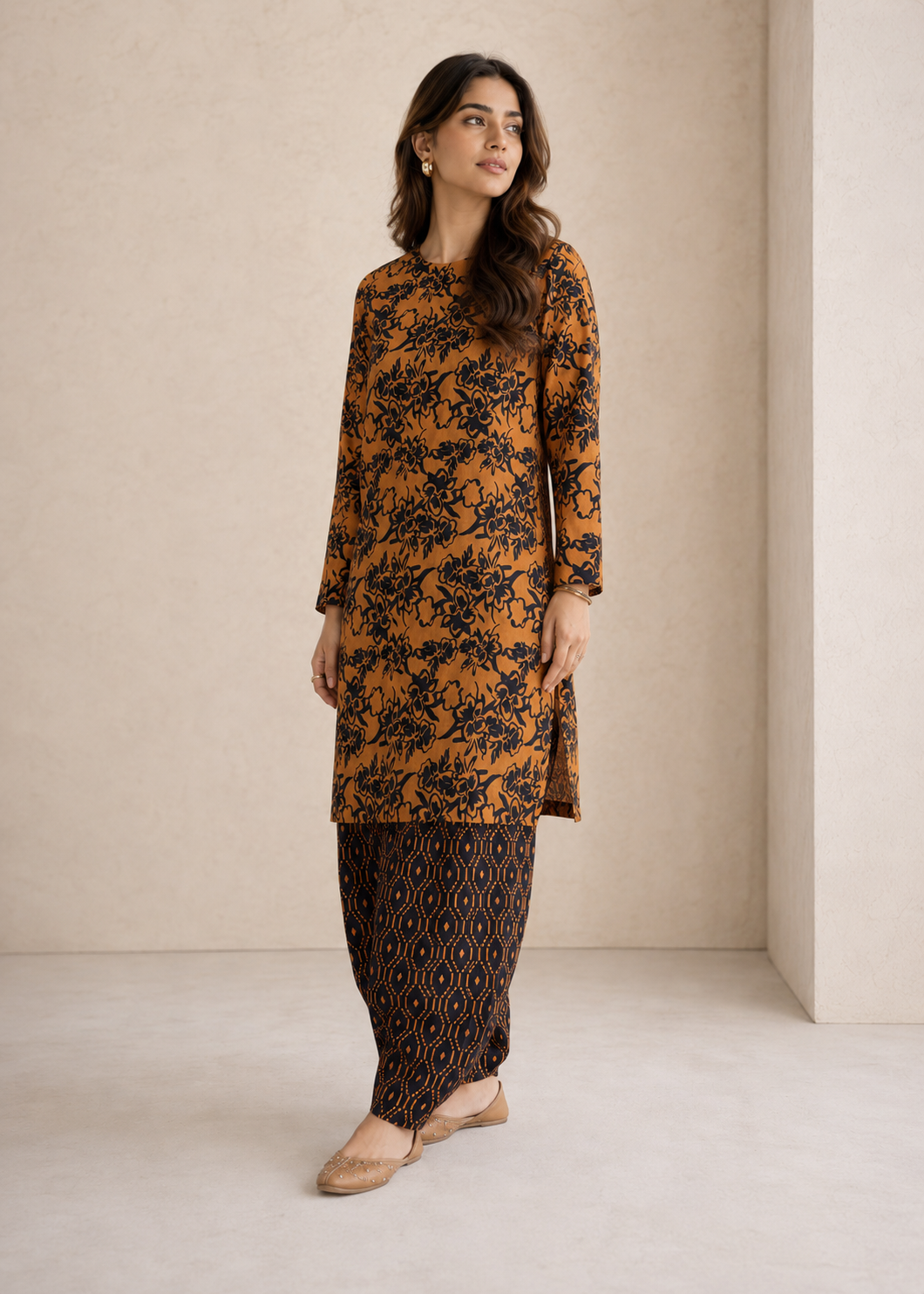lawn Unstitched in Black, orange