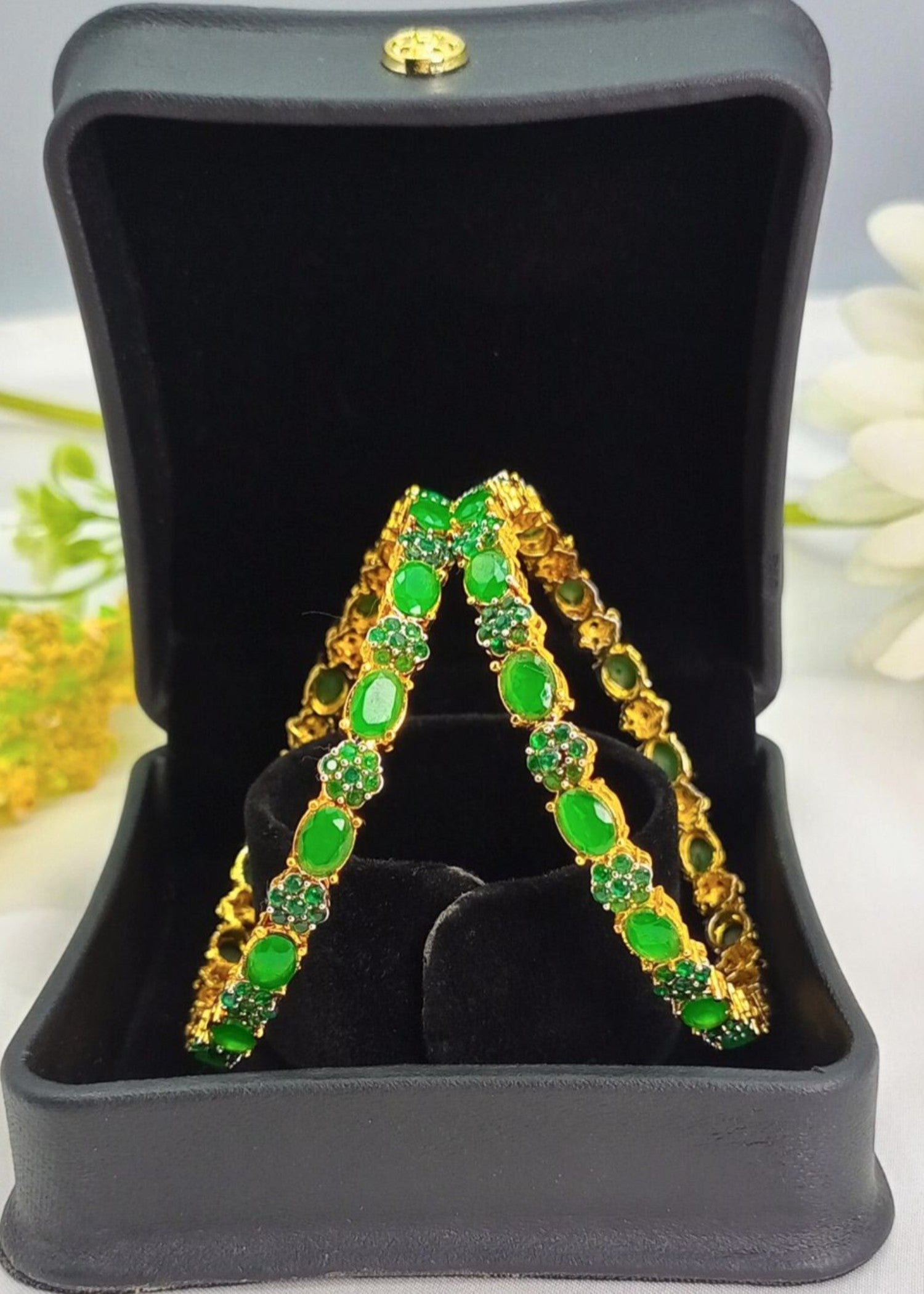 Bangles in Green Color by - Trendy Women Bangles IYD4201
