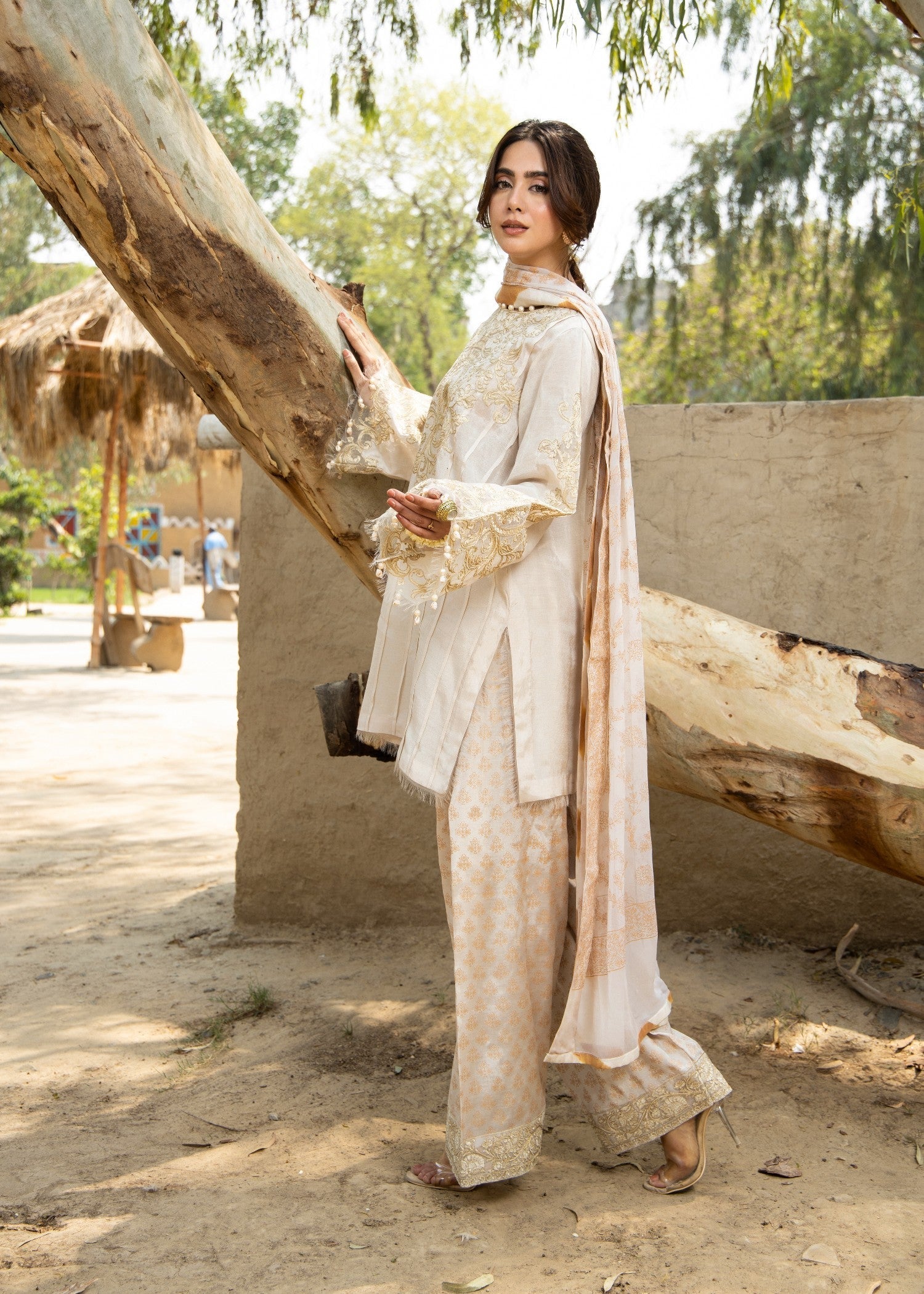 pk grip silk Kurta Set in Off-white