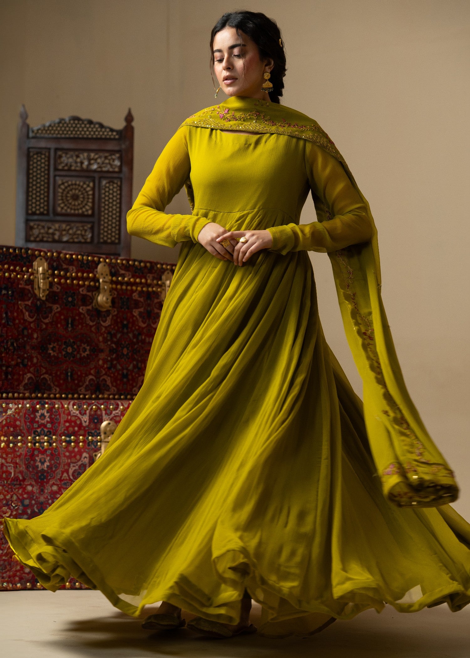 bemberg crinkle chiffon Pishwas in Yellow green