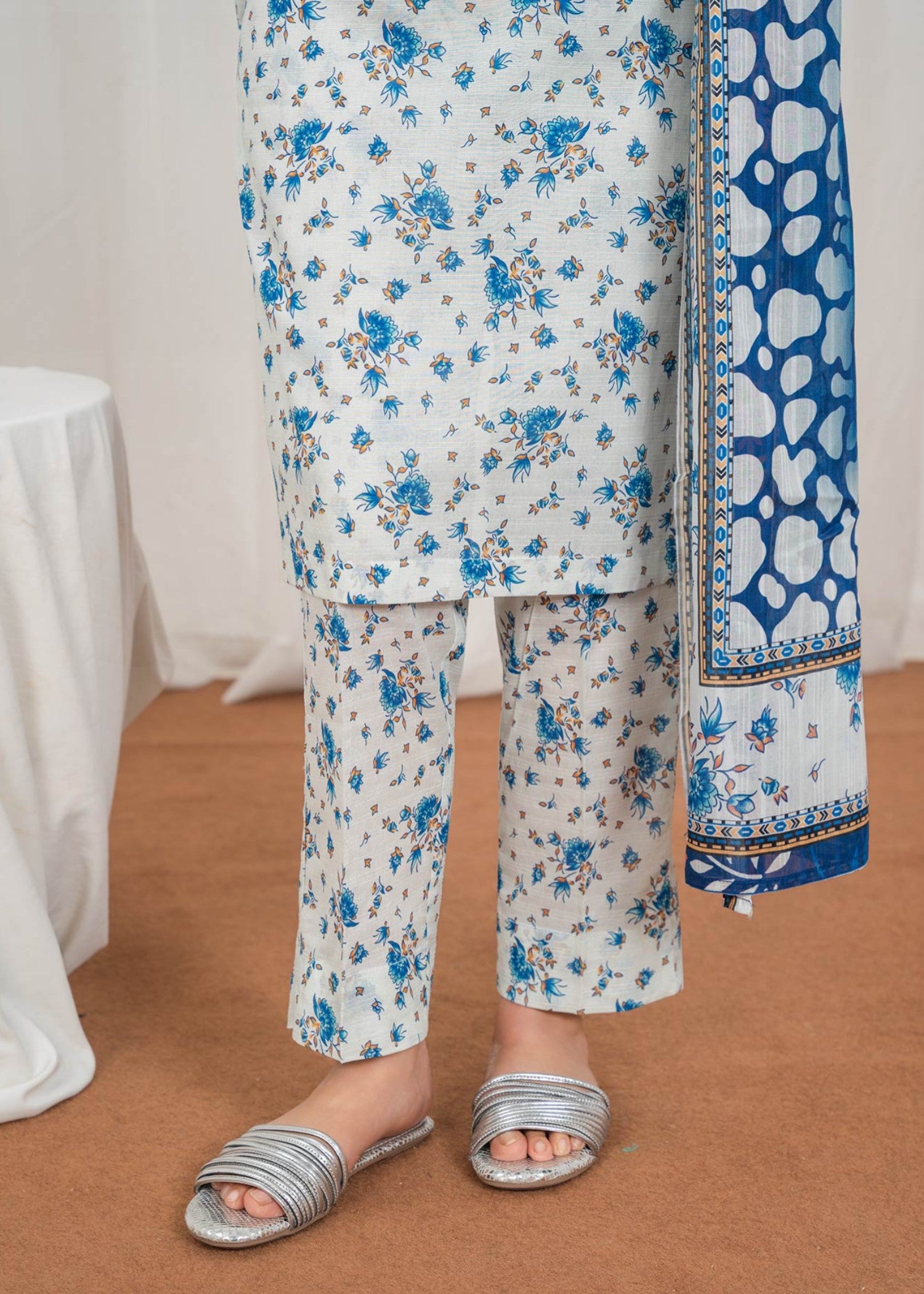 lawn Kurta Set in Light blue, white