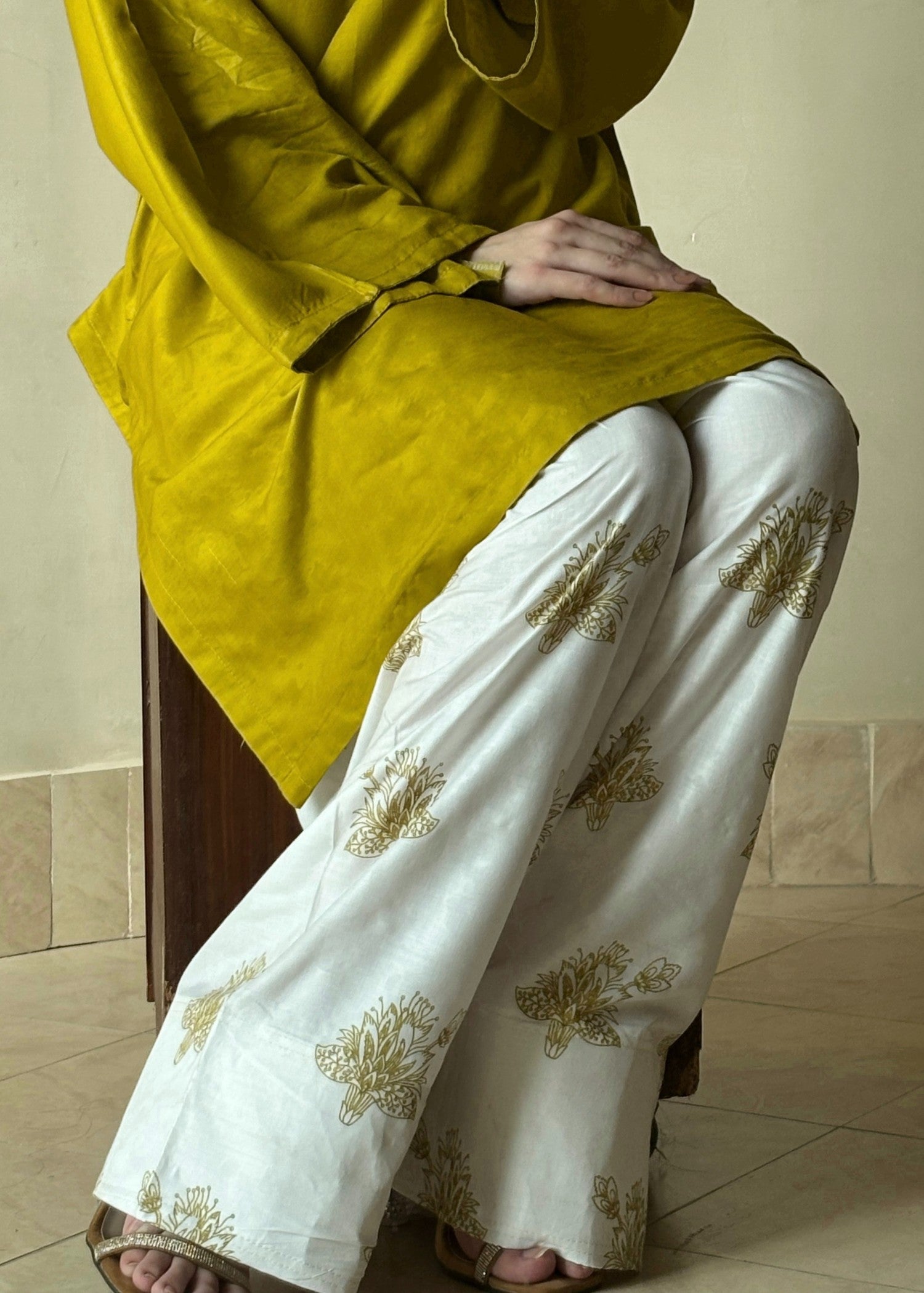 arabic lawn Kurta Set in Apple green