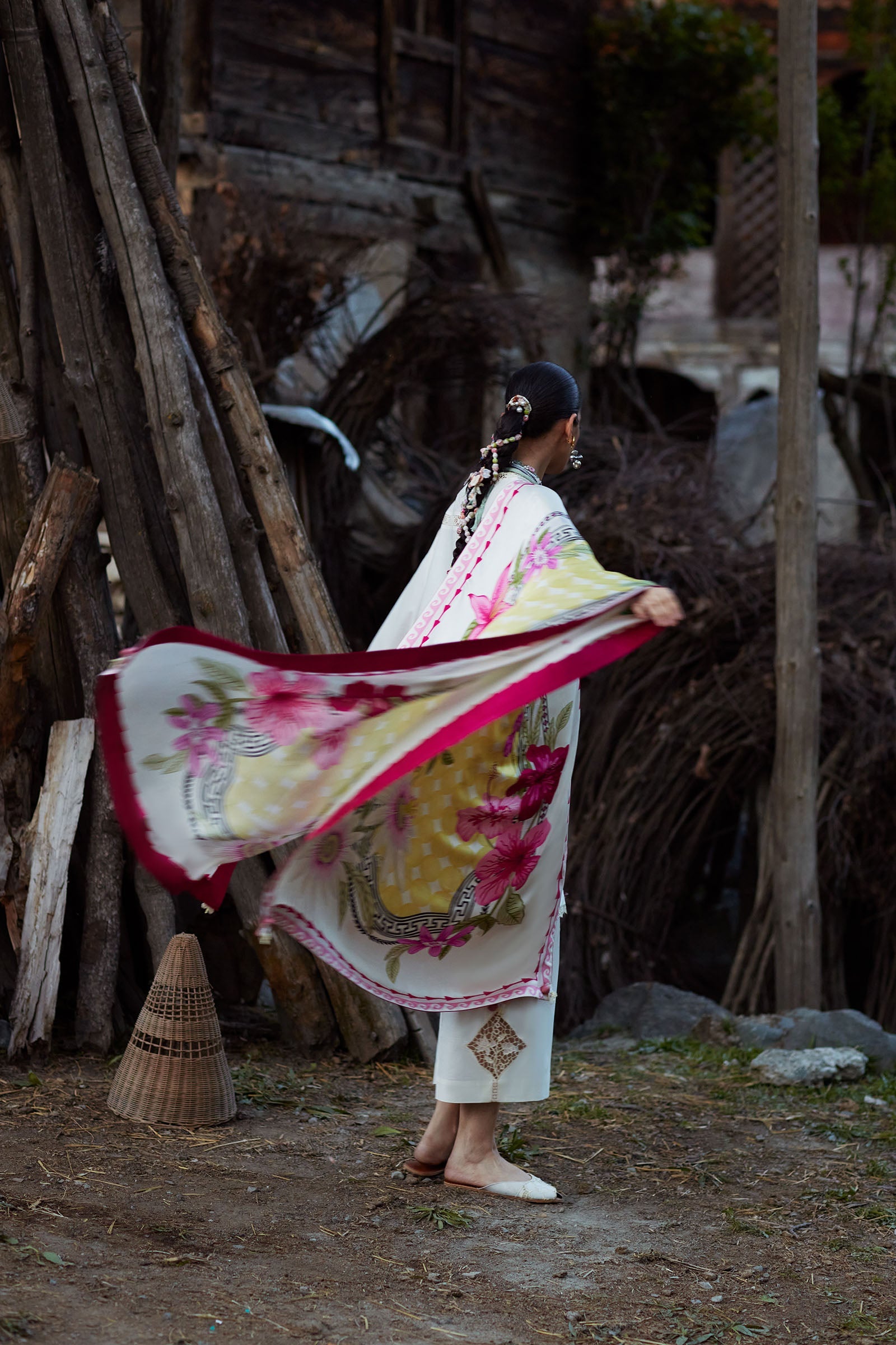 Kashmee Luxury Eid Lawn – ZÉRIN (EL26-11 B)