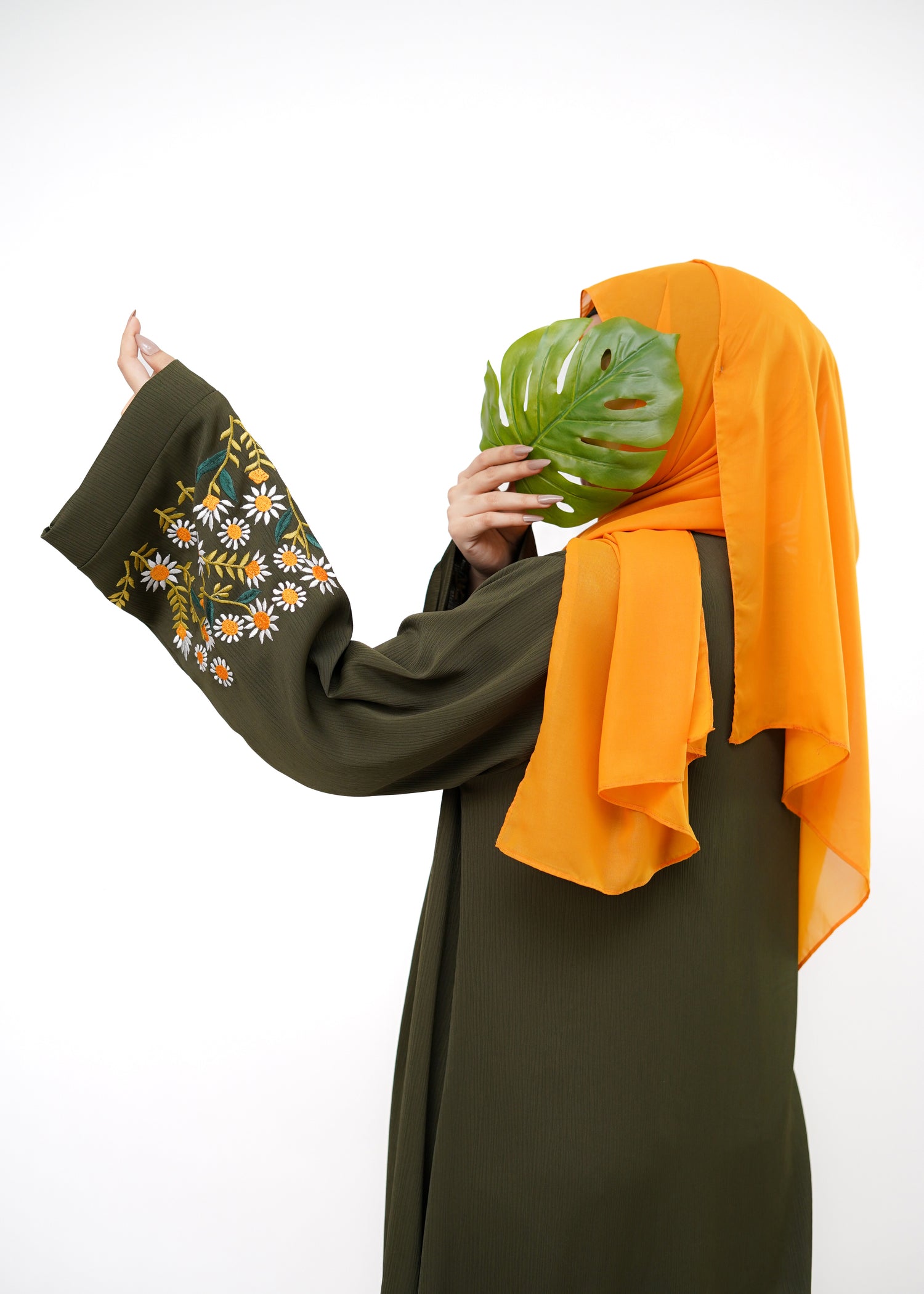 nidha Abaya in Olive green, army green