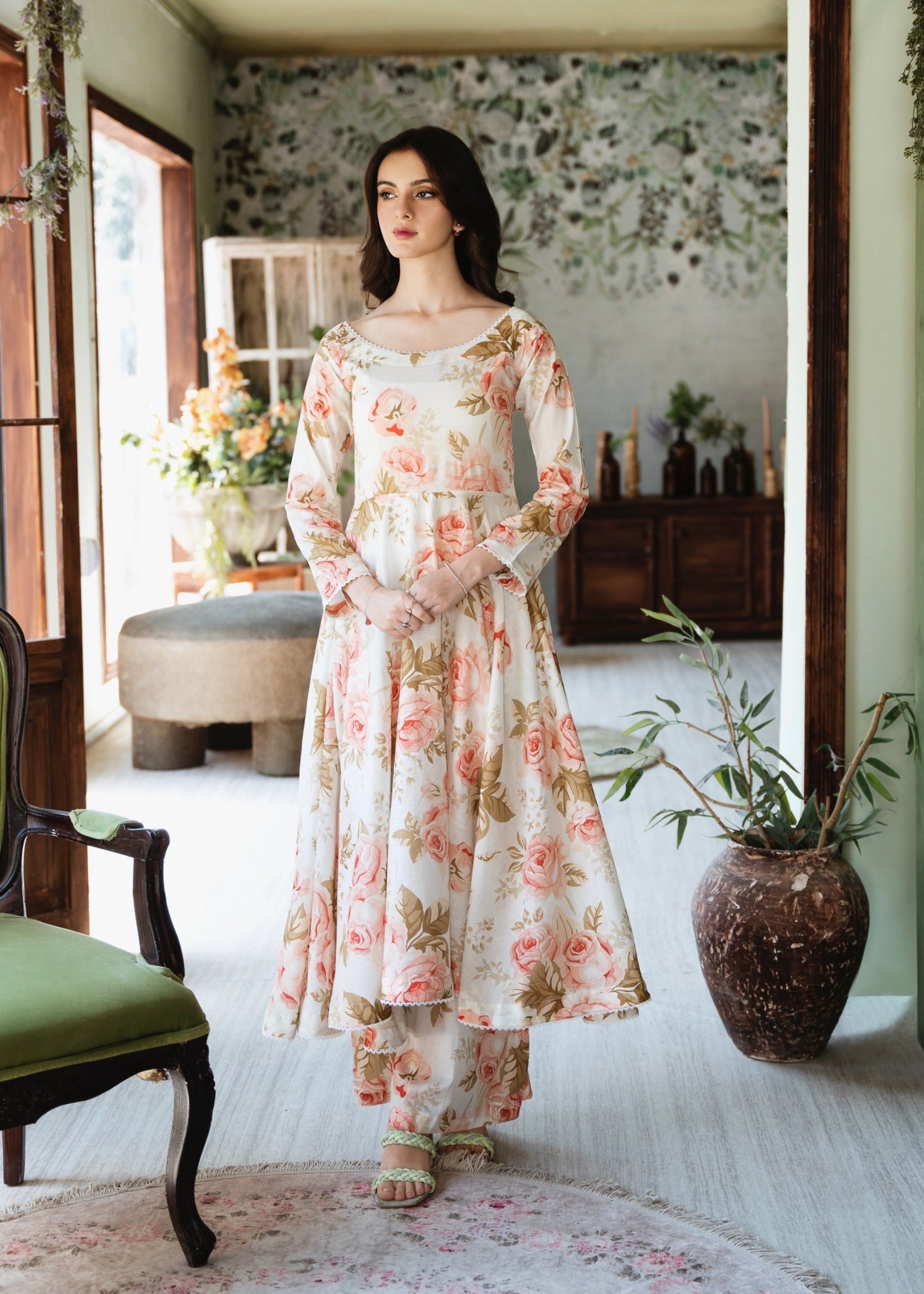 lawn Pishwas in Off-white