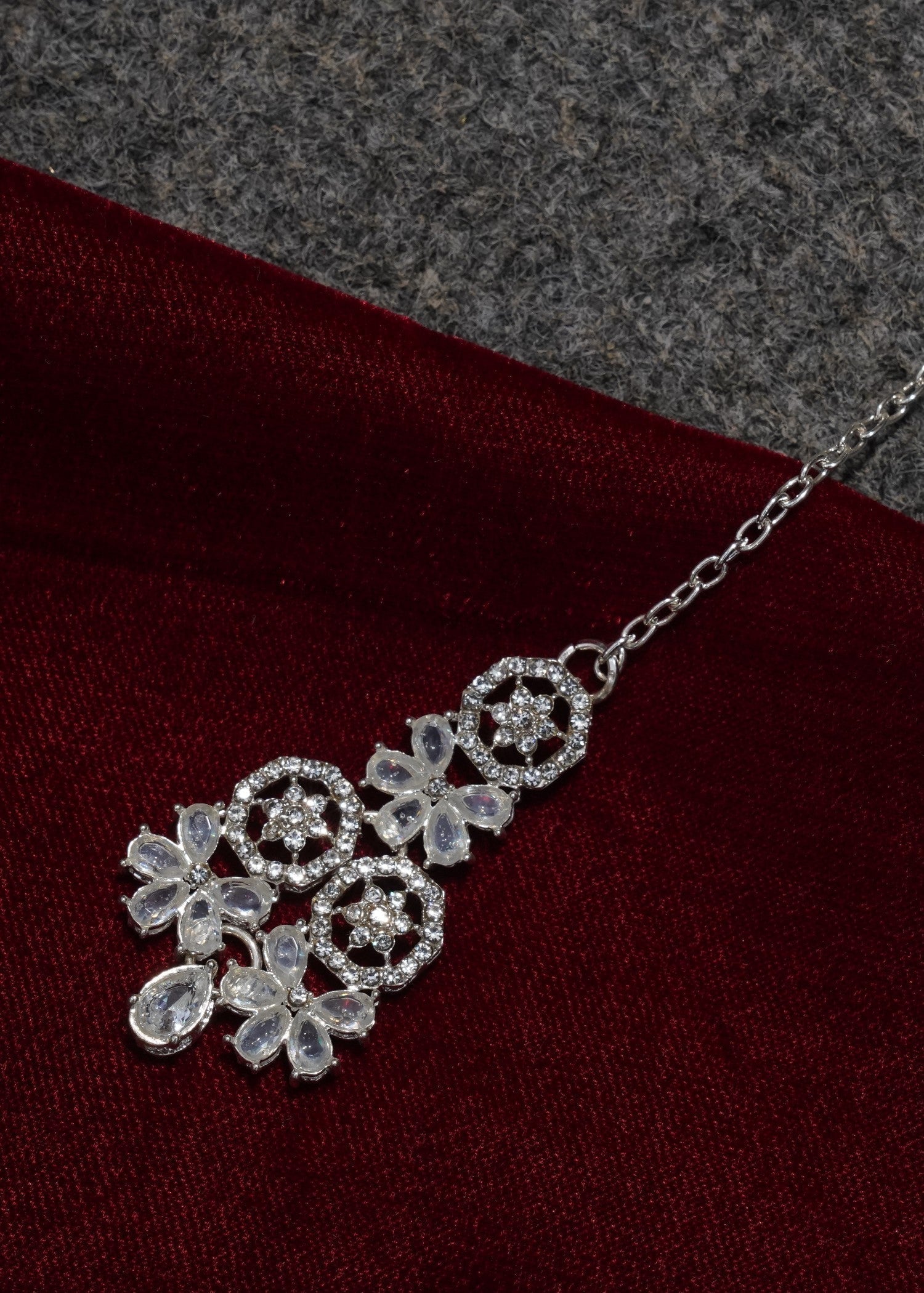 Jewelry Set in White Color by - Trendy Women Jewelry Set HZW7154