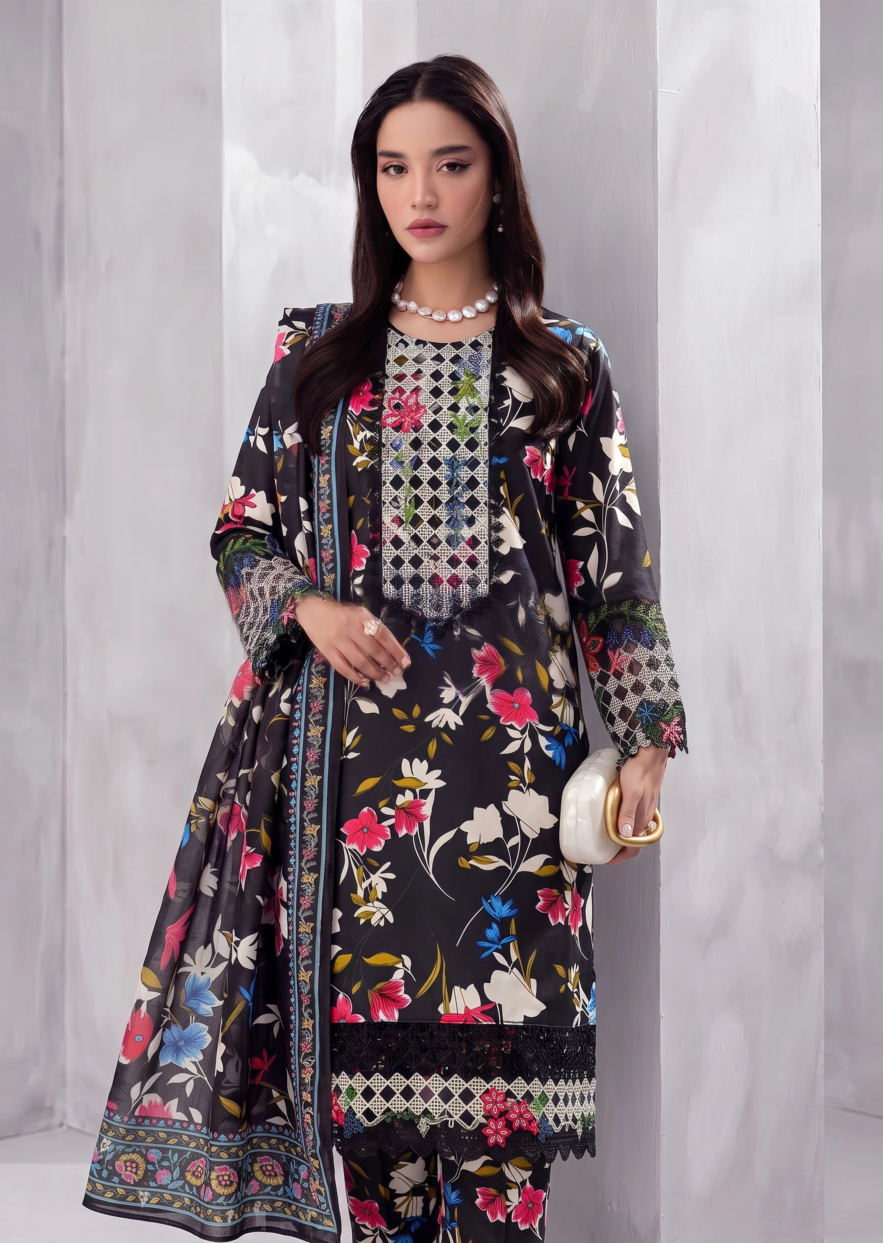 blended grip silk Kurta Set in Black